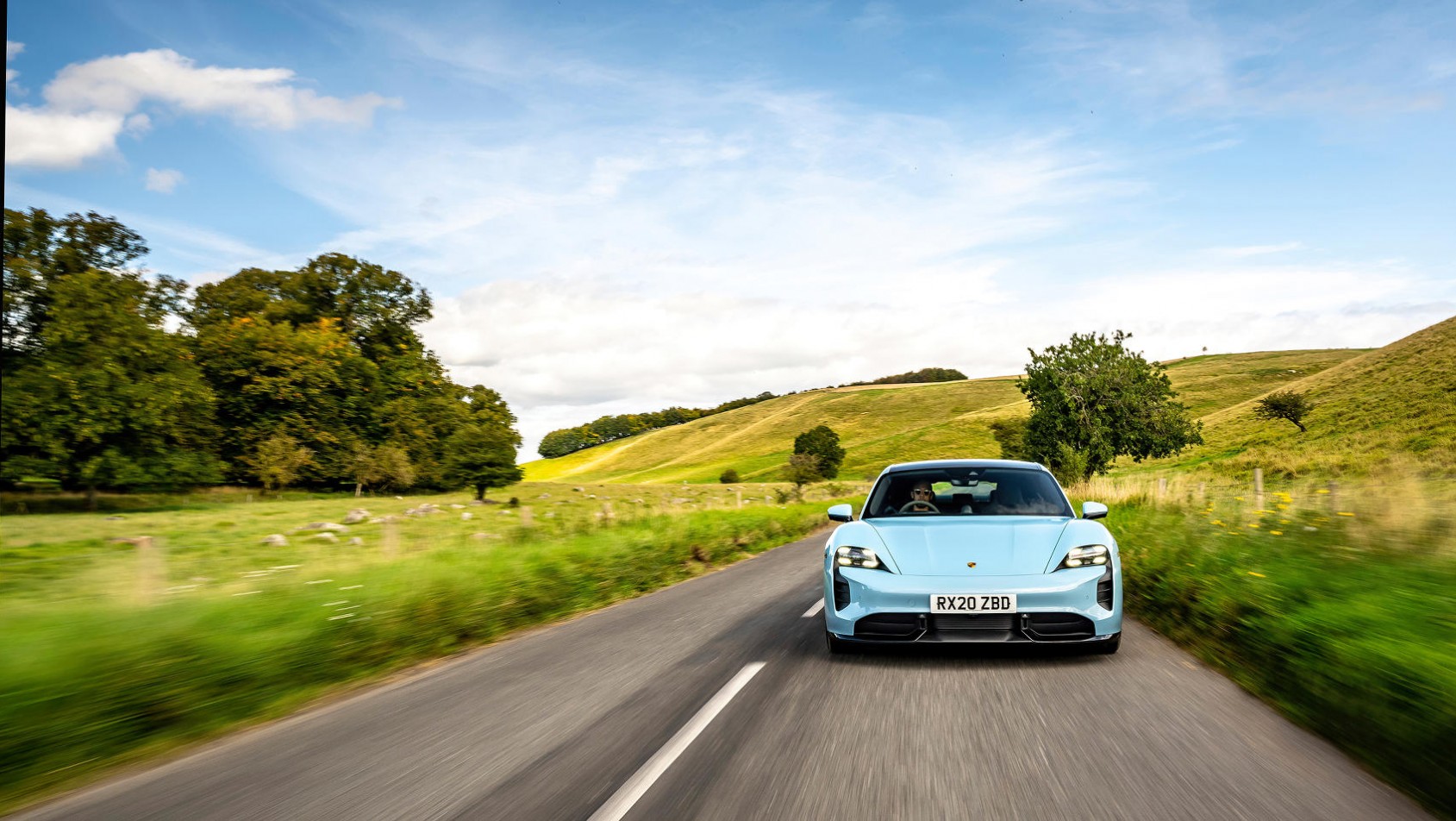 Porsche Taycan w ruchu