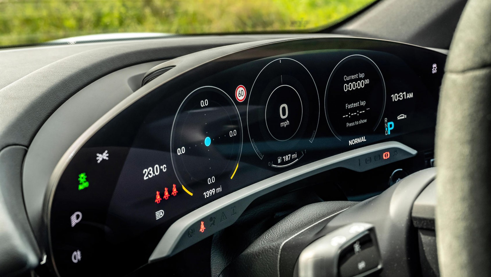 Porsche Taycan wnętrze