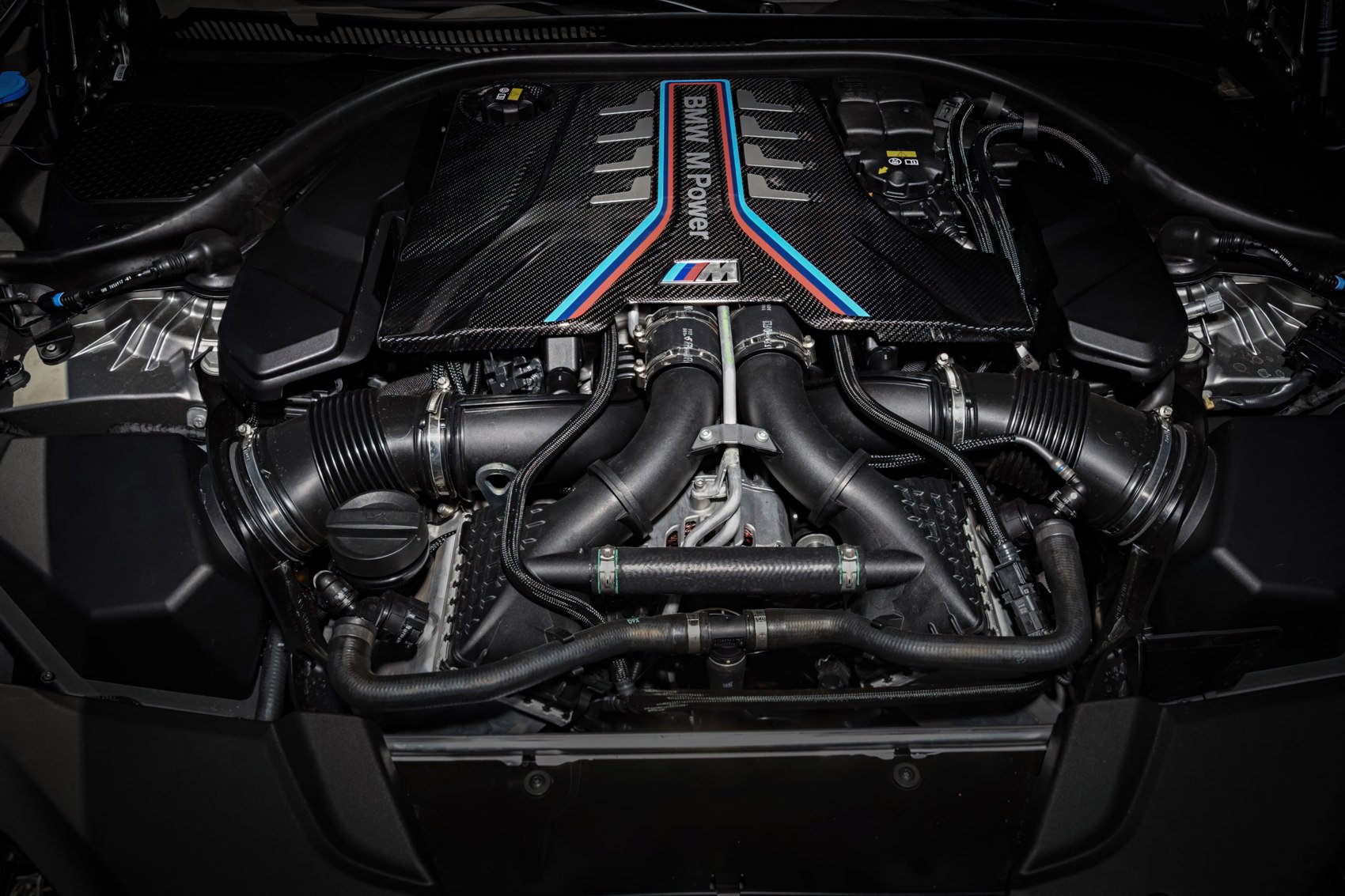 BMW M5 Competition silnik