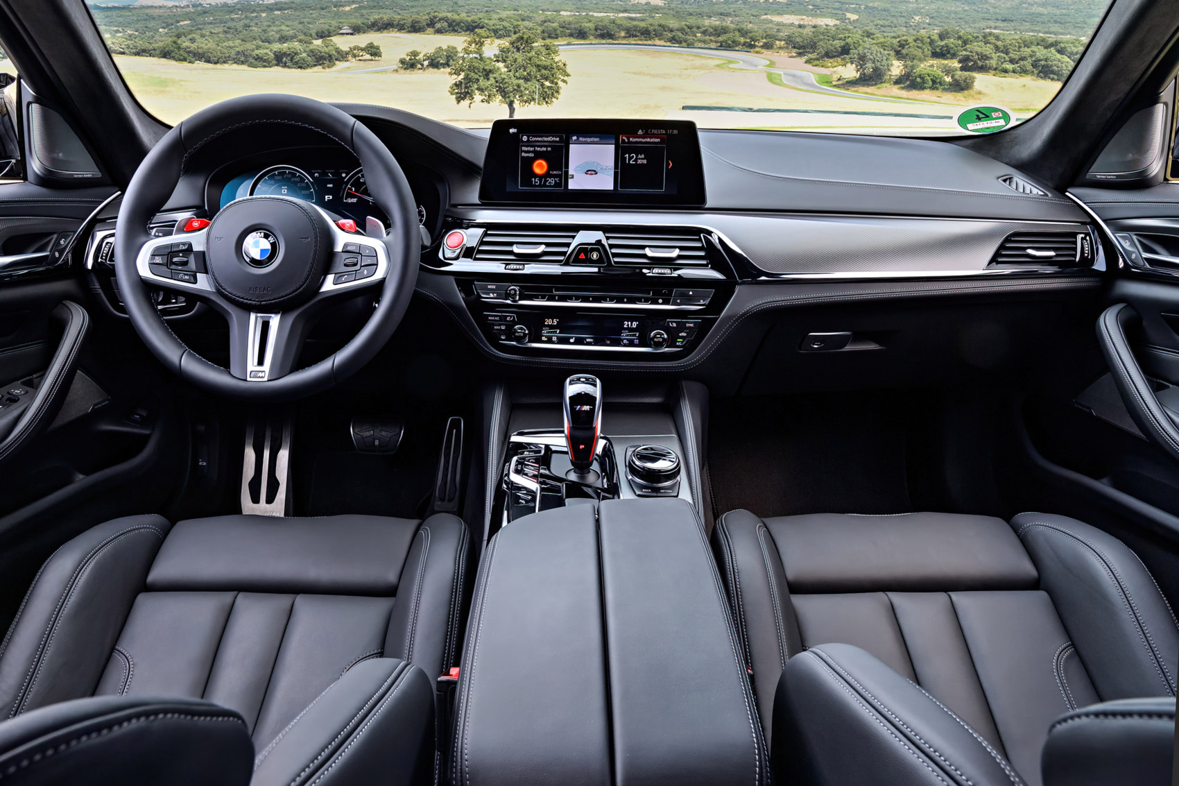 BMW M5 Competition wnętrze