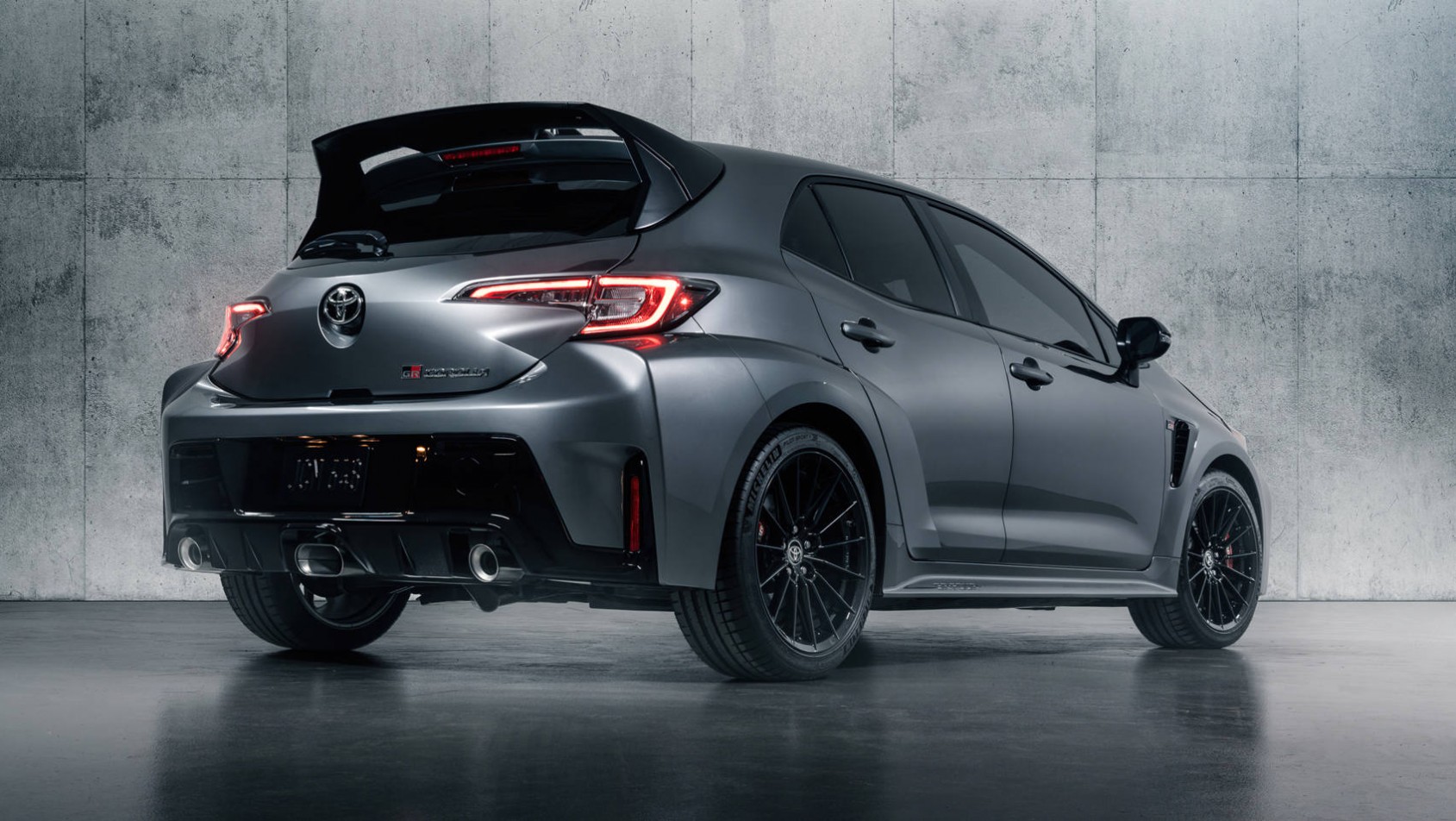 Toyota GR-Corolla sylwetka z tyłu