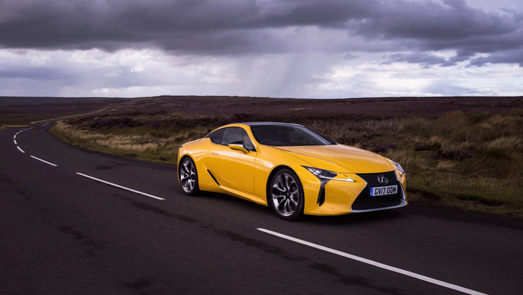 Lexus LC500 na drodze