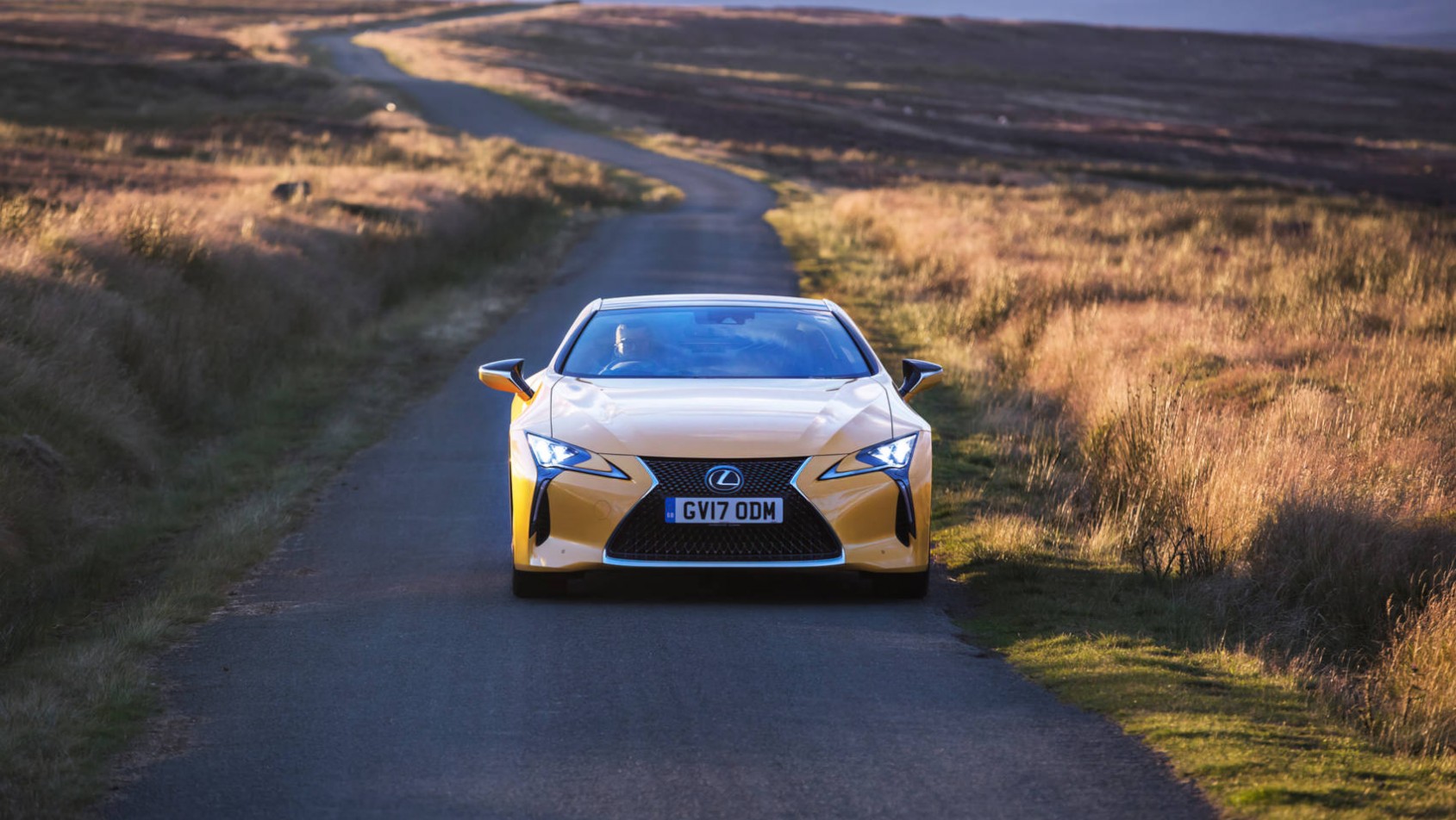 Lexus LC500 z przodu