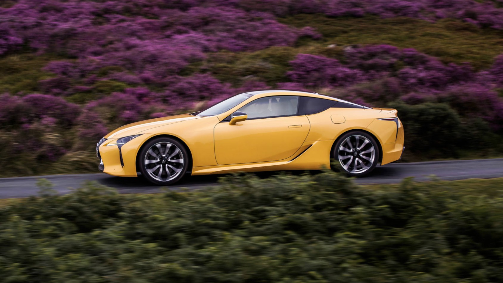 Lexus LC500z boku