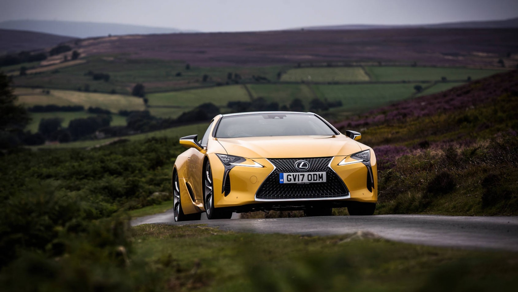 Lexus LC500 z przodu