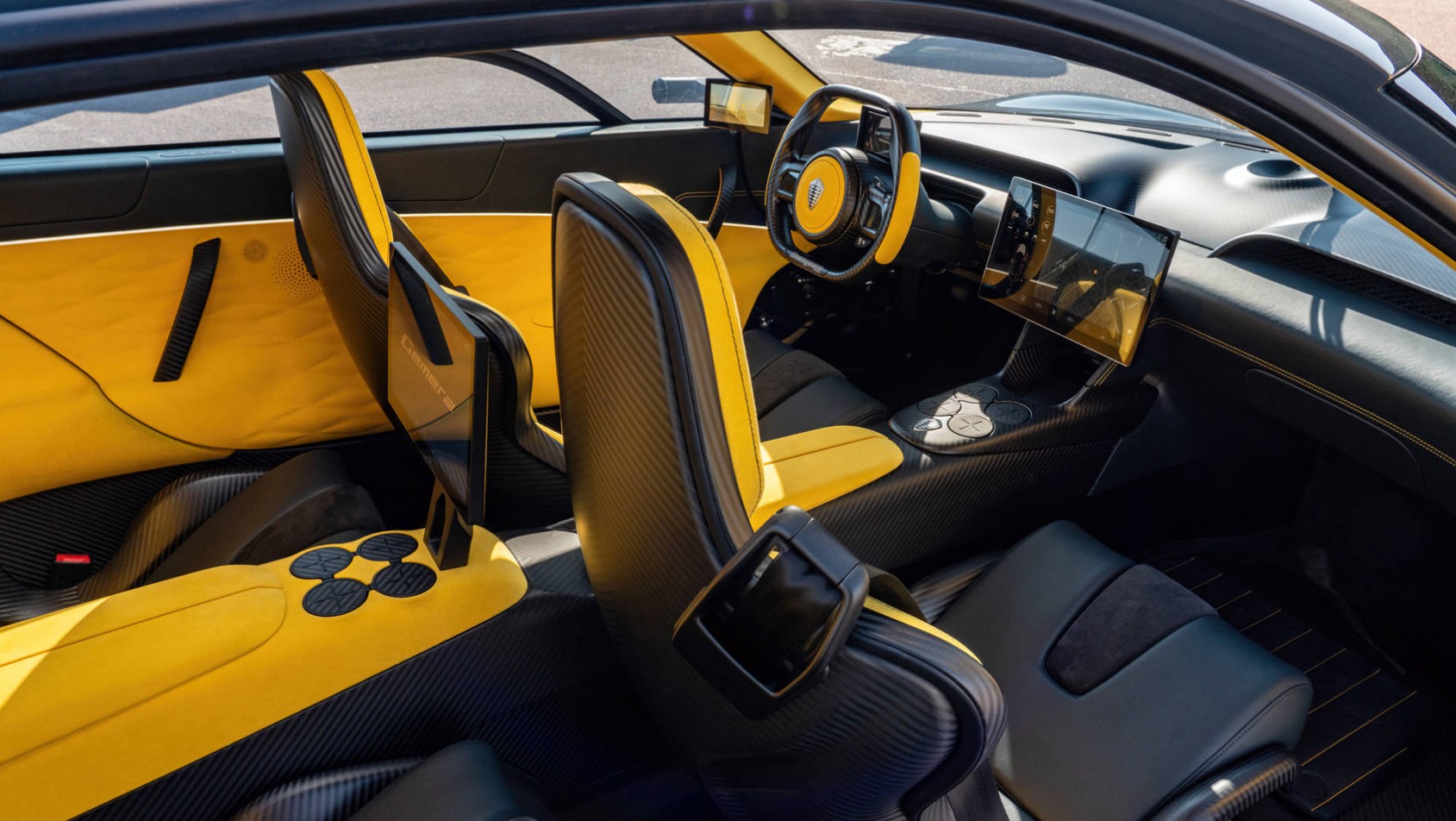 Koenigsegg Gemera - design, który można podziwiać nie tylko z zewnątrz