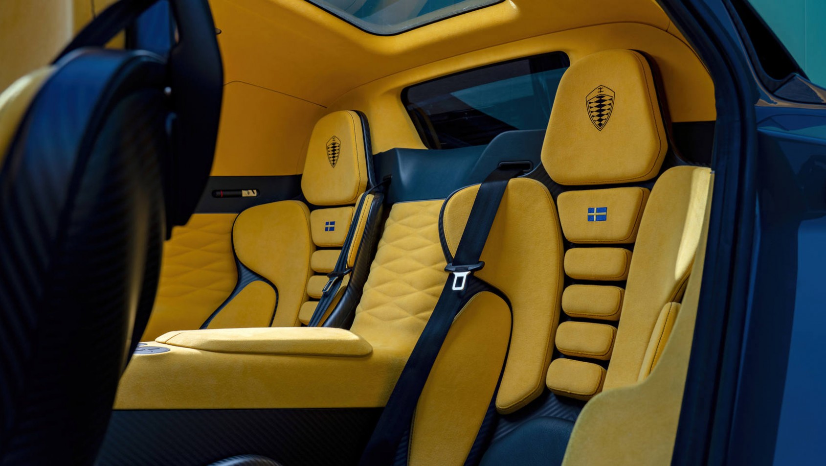 Koenigsegg Gemera - detale tylnych foteli