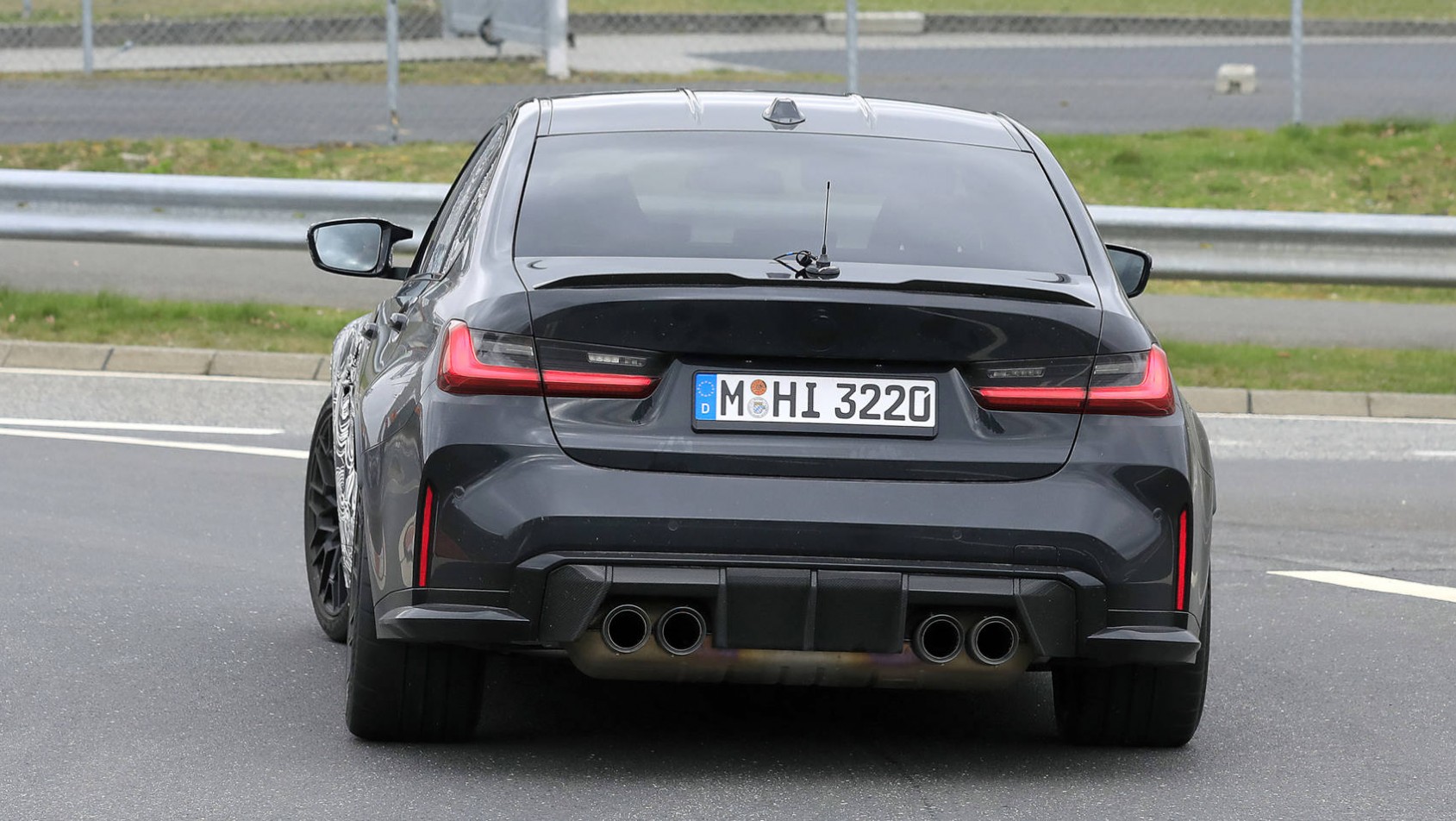 Nowe BMW M3 CS - tył auta