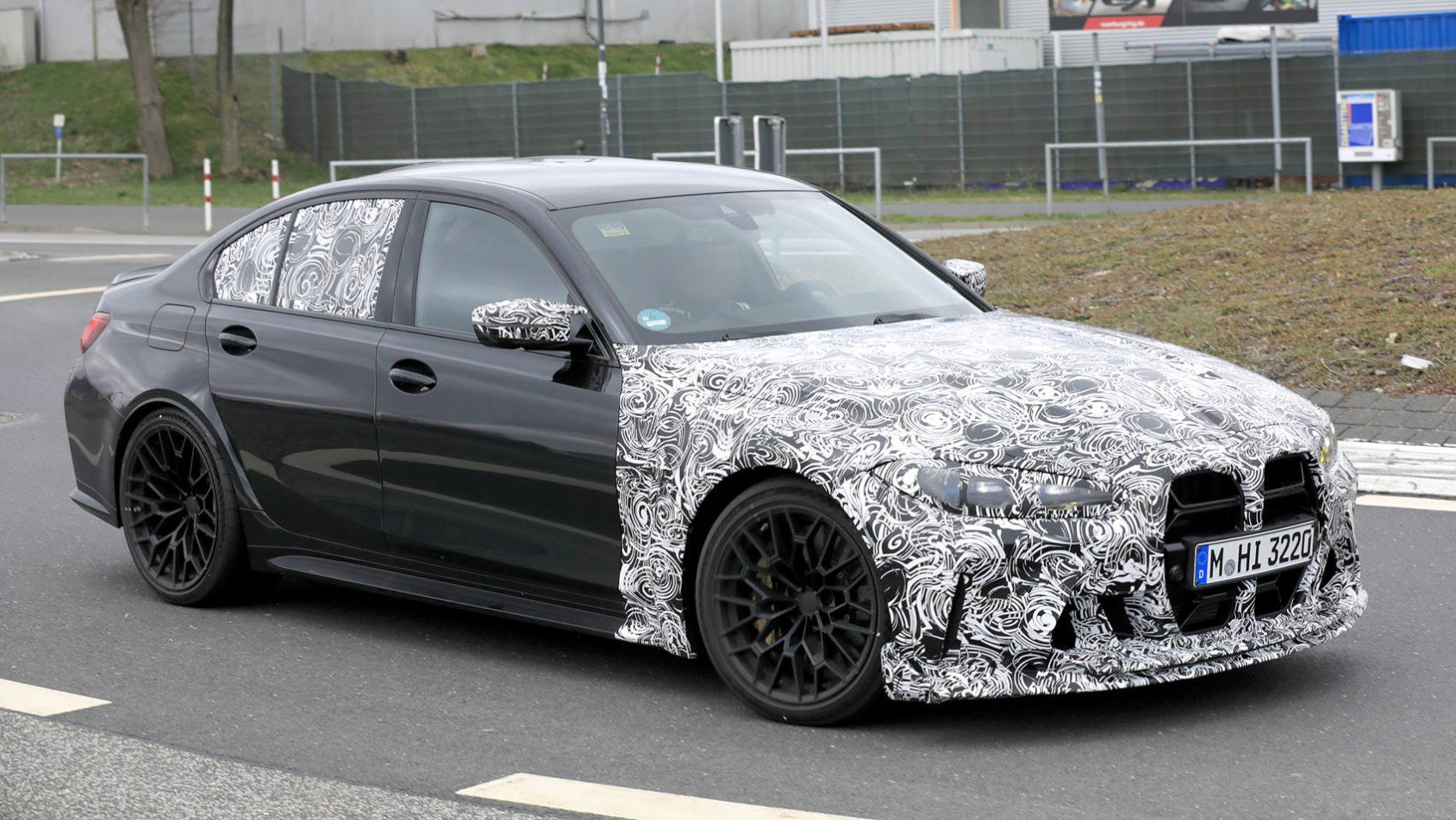 Nowe BMW M3 CS z żółtymi reflektorami