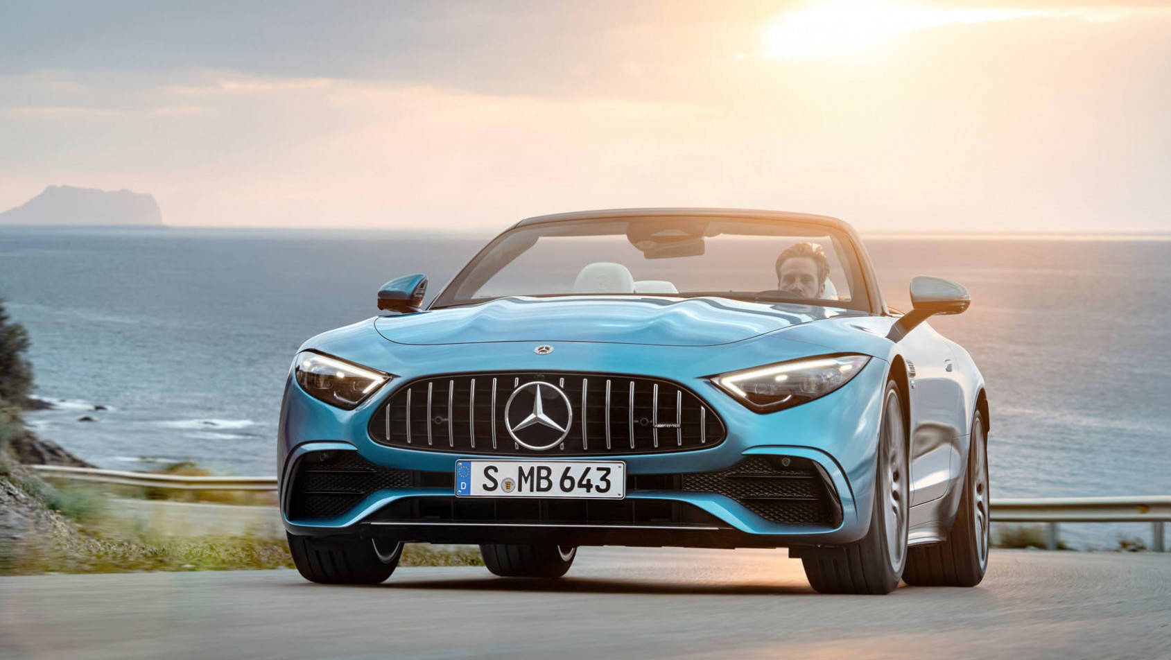 Debiutuje Mercedes-AMG SL43 Debiutuje Mercedes-AMG SL43 - front