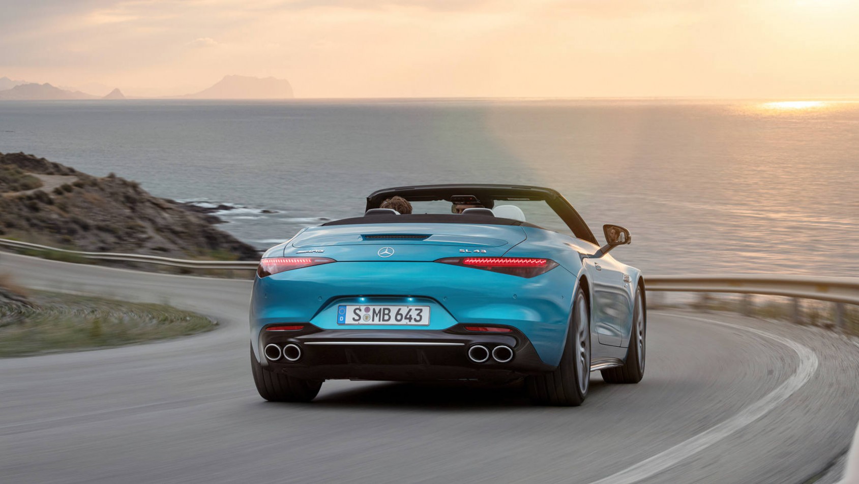 Debiutuje Mercedes-AMG SL43 Mercedes-AMG SL43 - tył auta