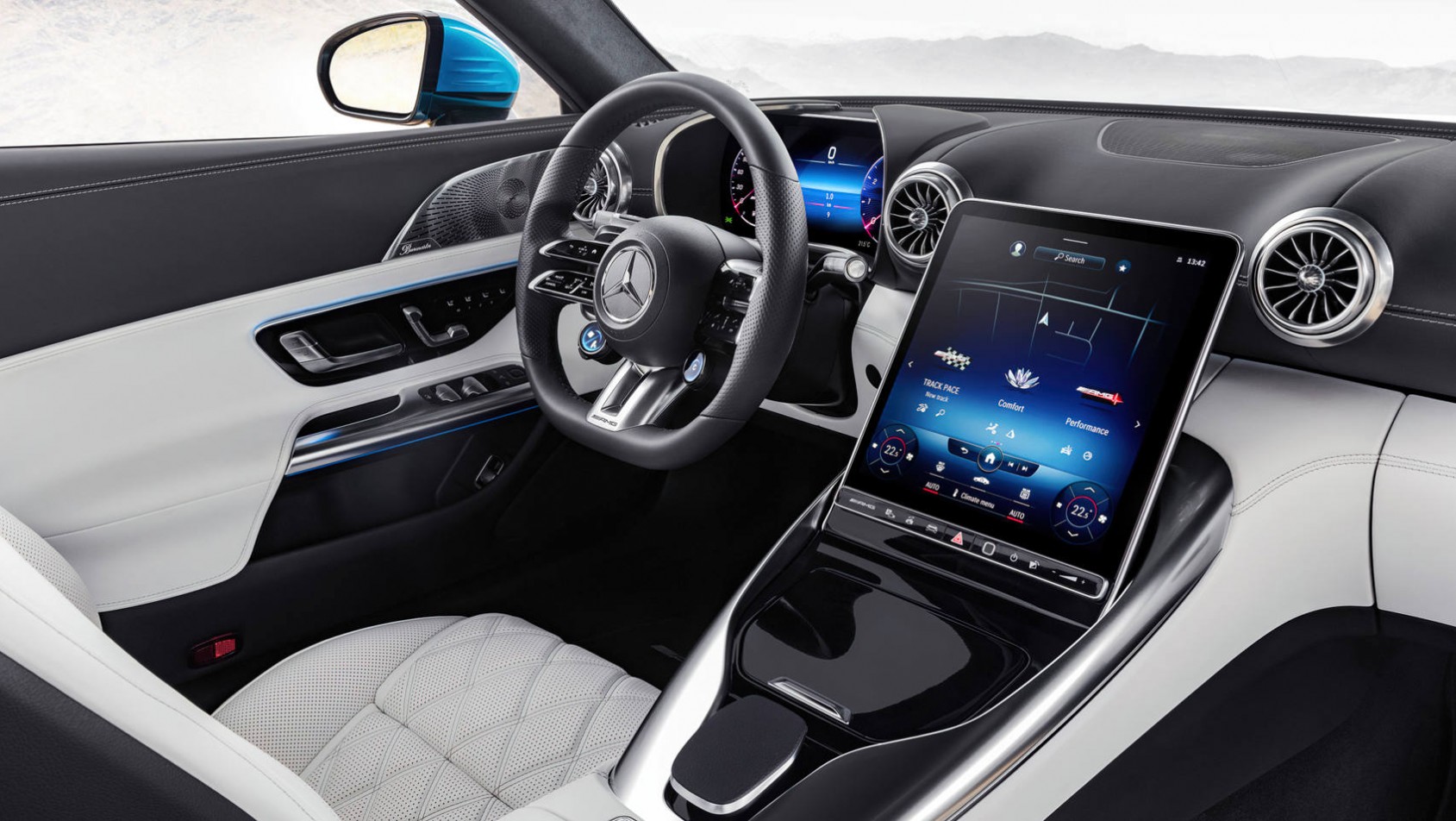 Debiutuje Mercedes-AMG SL43 Mercedes-AMG SL43 - piękne wnętrze auta