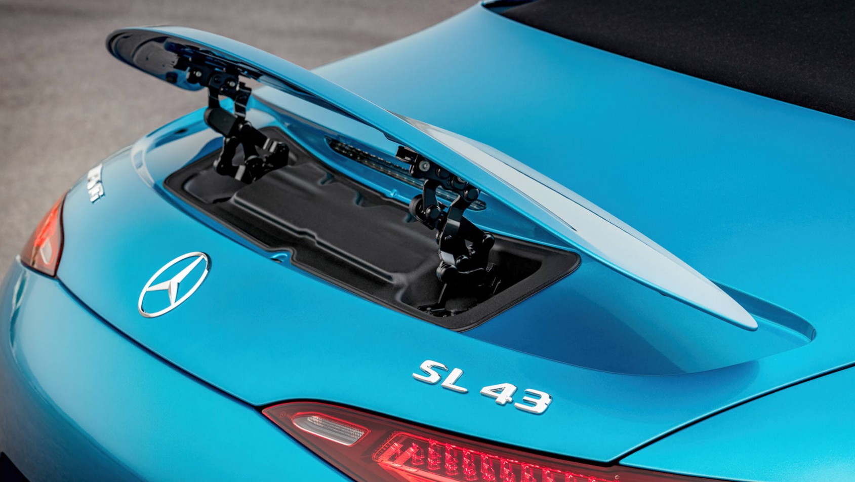 Debiutuje Mercedes-AMG SL43 Mercedes-AMG SL43 - spojler