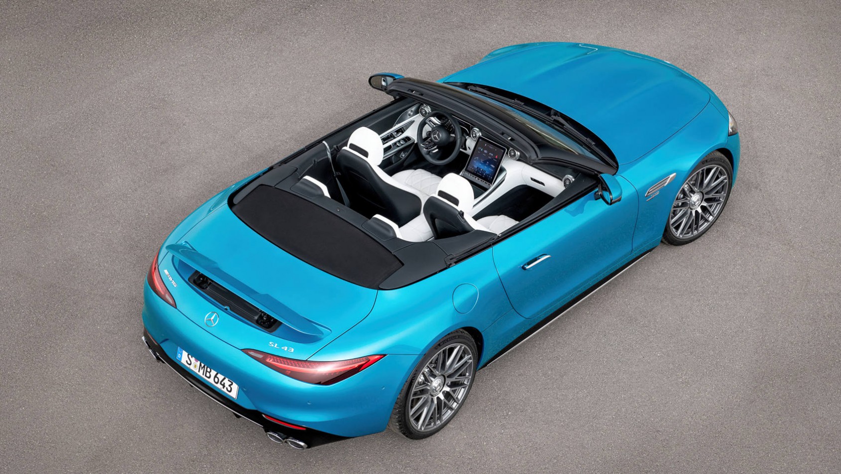 Debiutuje Mercedes-AMG SL43 Widok z góry na Mercedesa AMG SL43