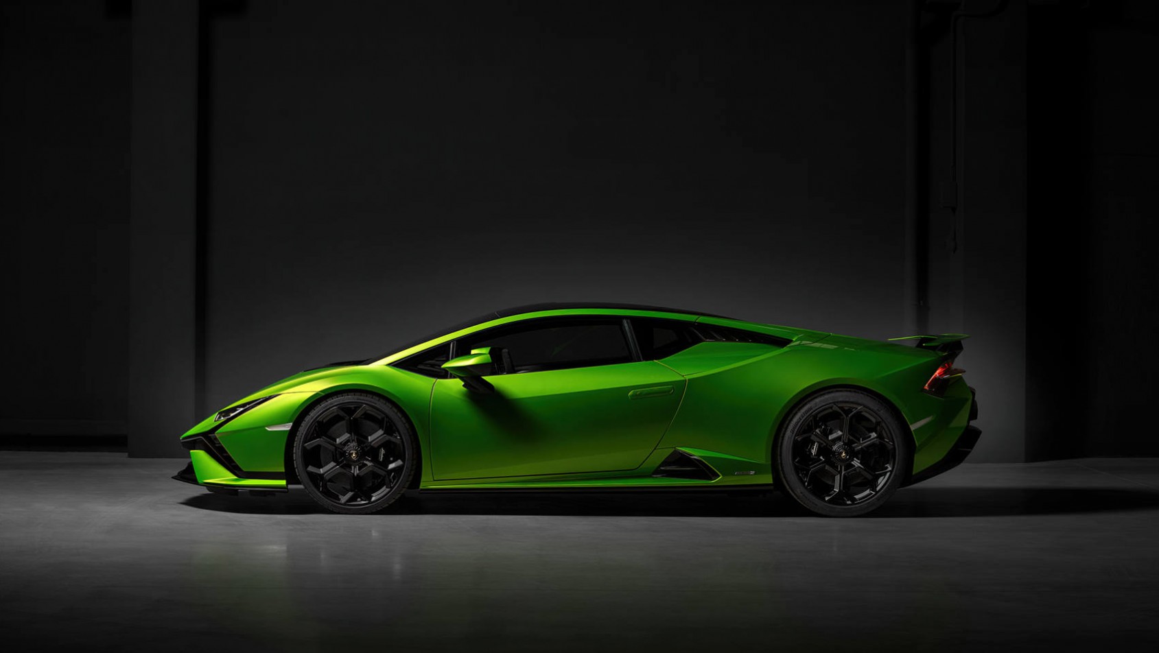 Lamborghini Huracan Tecnica - czyste zdjęcie studyjne