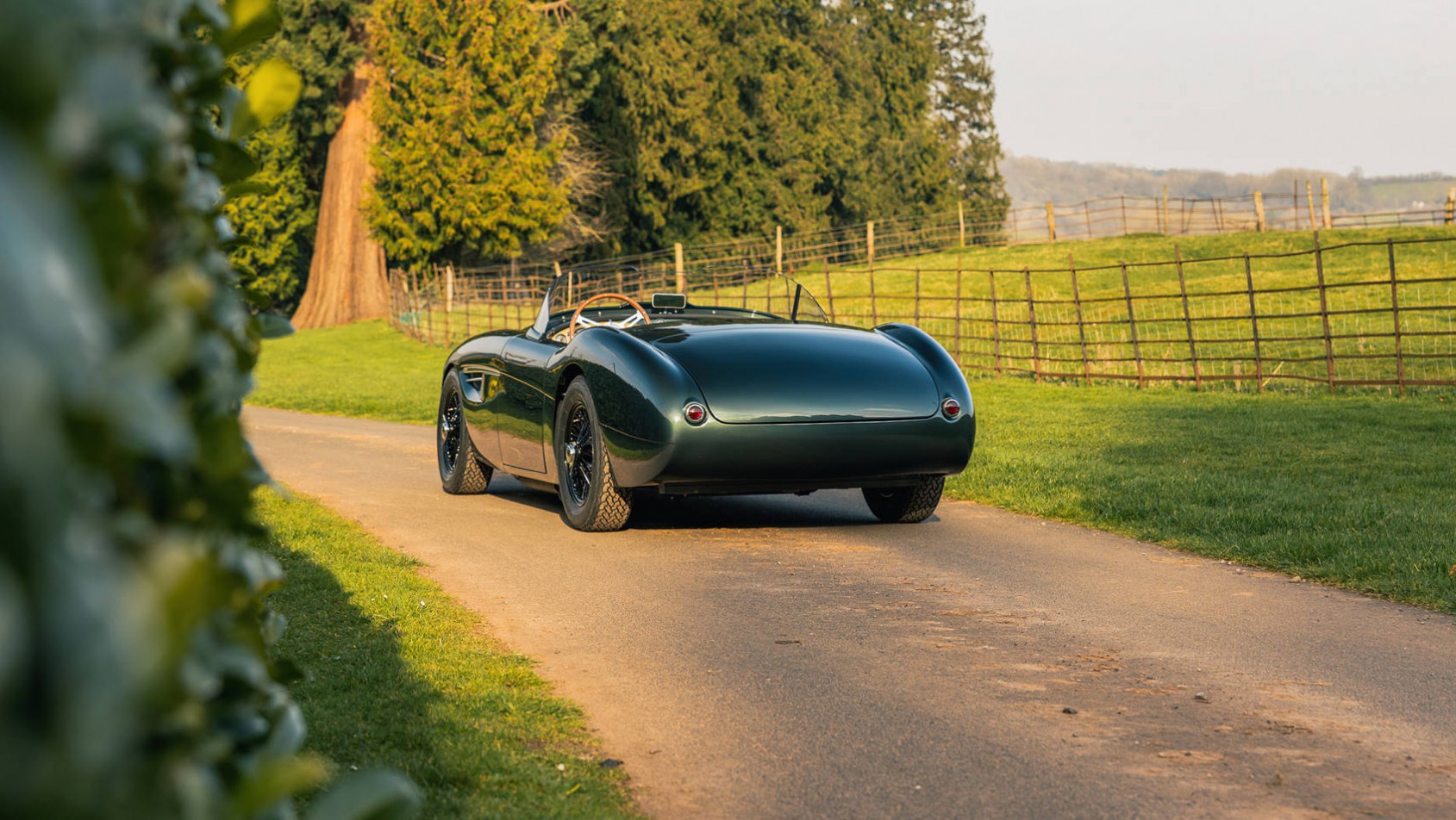 Healey by Caton - tylne światła w technologii LED