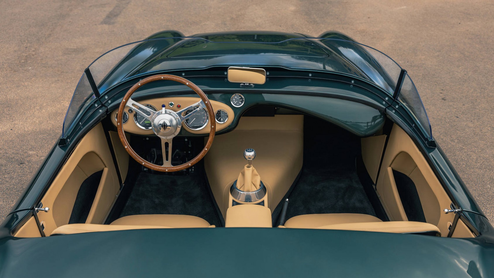 Healey by Caton - Kabina