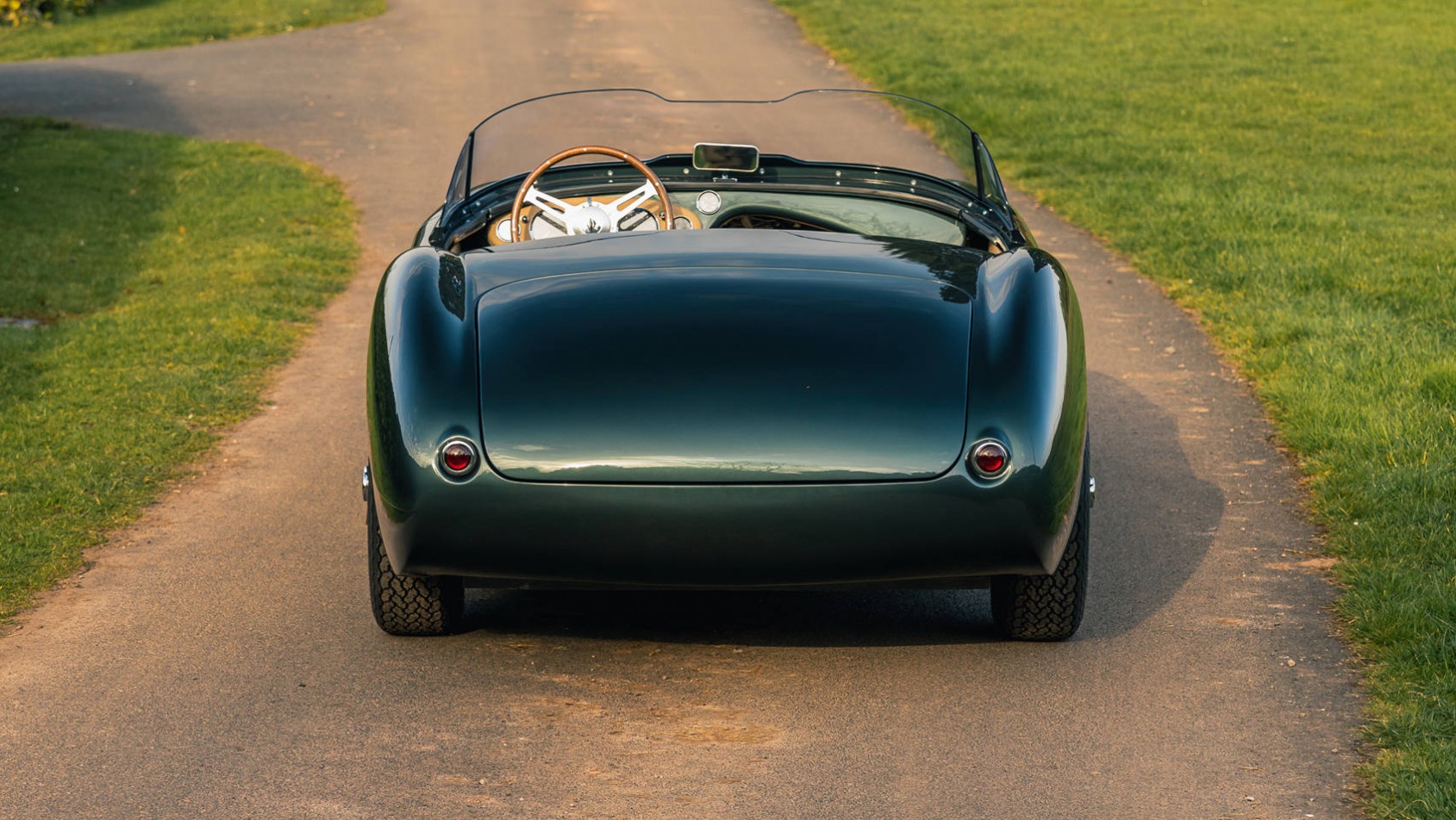 Healey by Caton - zbliżenie na detale