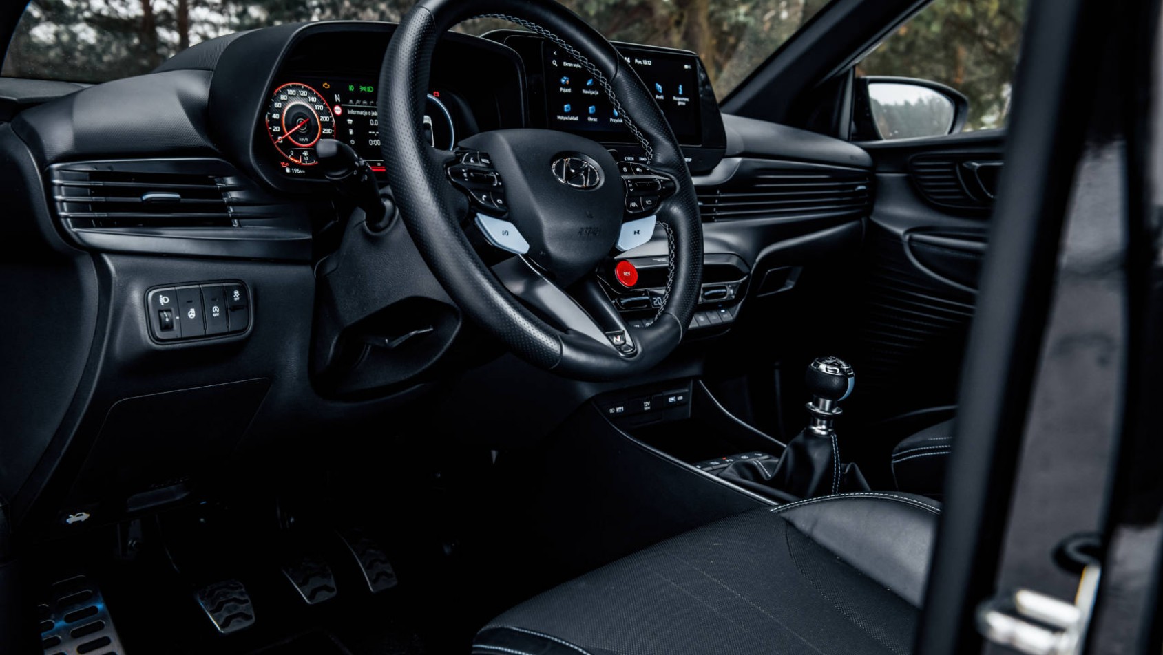 Hyundai i20 N - wnętrze auta
