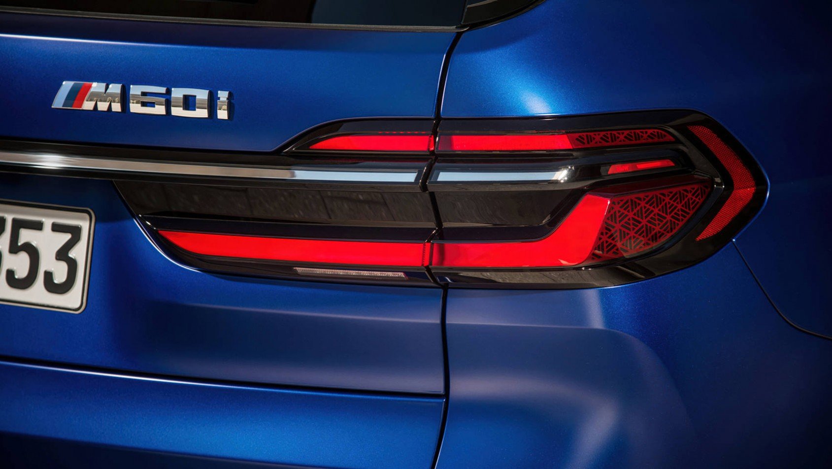 BMW X7 M60i - tylne światła