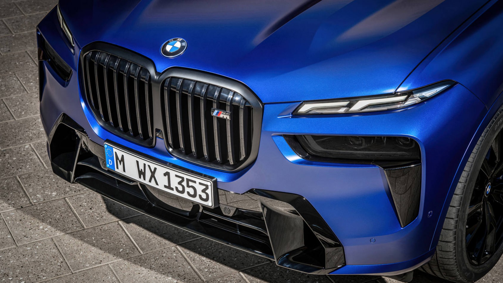 BMW X7 M60i - detale frontu