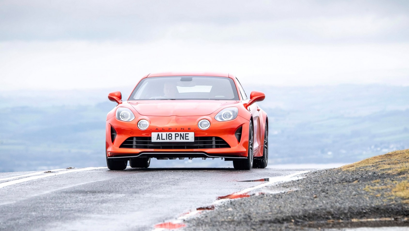 Alpine A110S z przodu