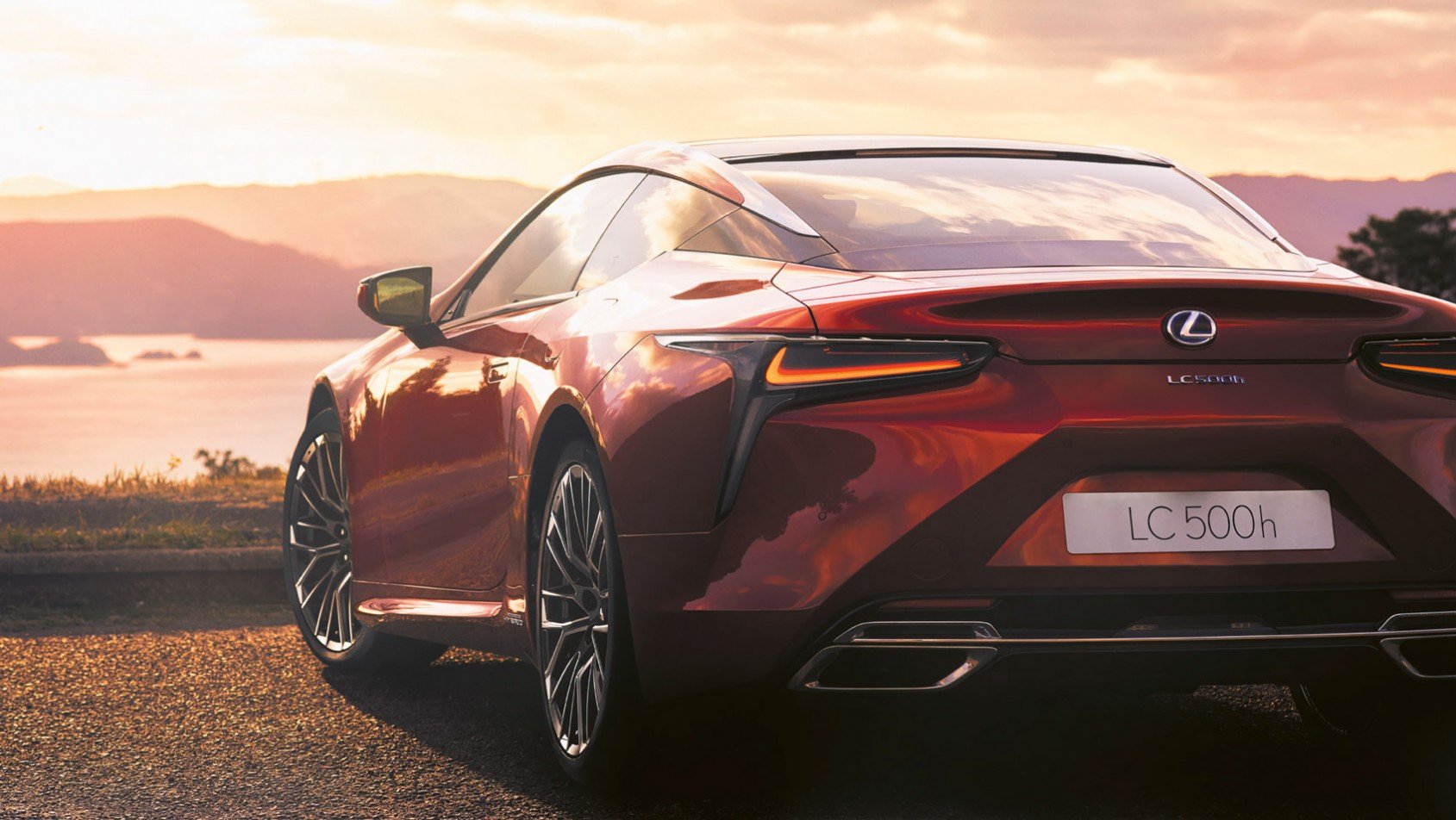 Lexus LC500h Hokkaido Edition z tyłu