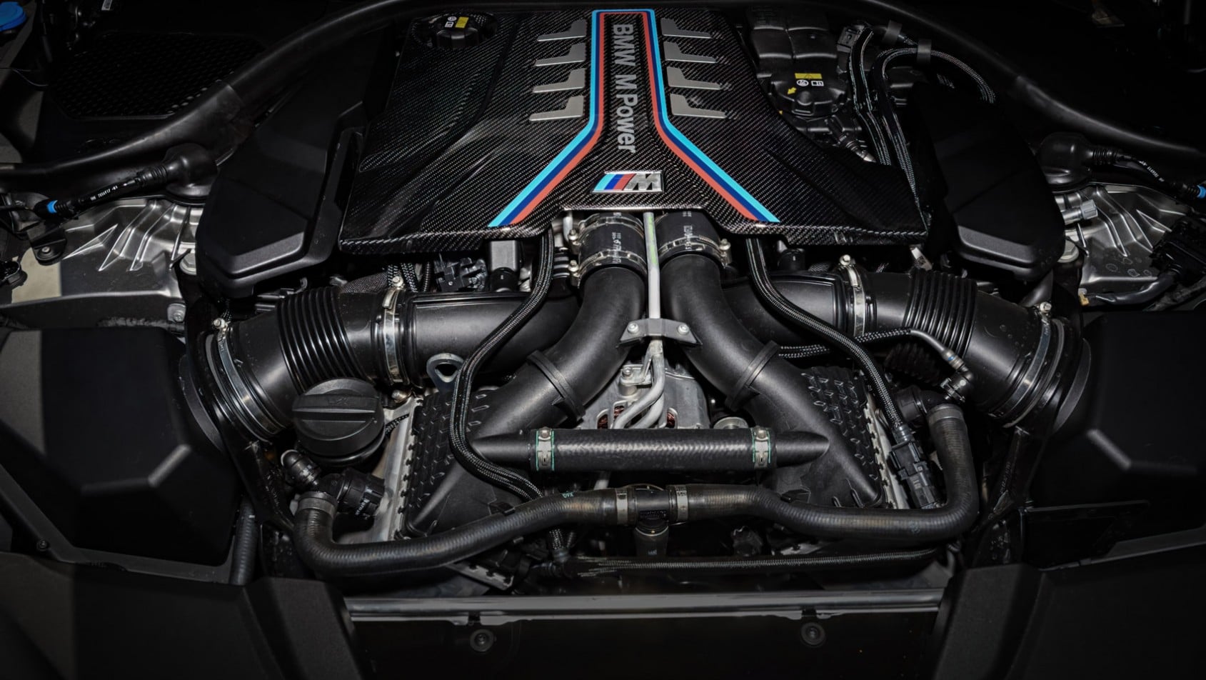 BMW M5 Competition silnik