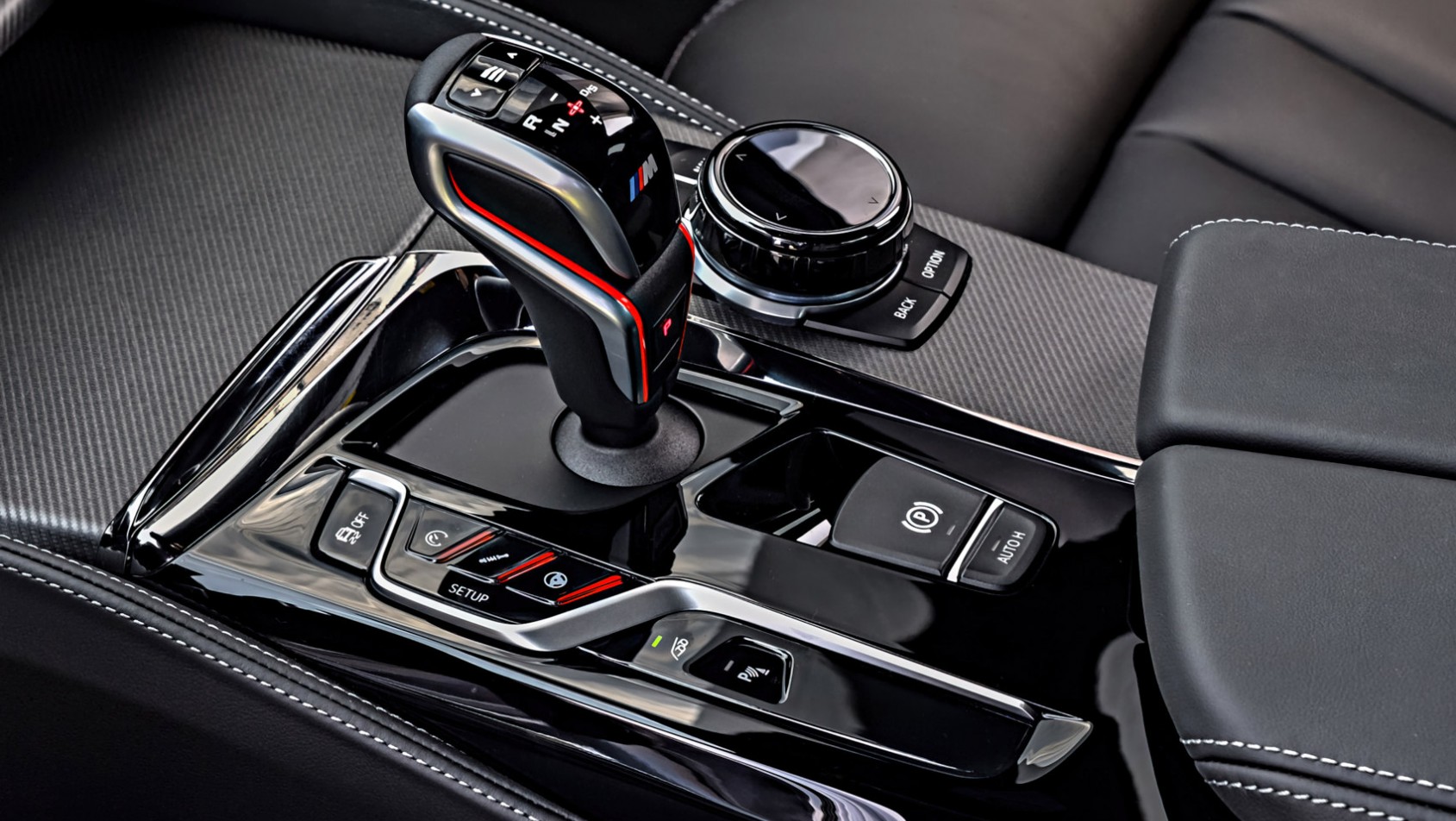 BMW M5 Competition skrzynia biegów