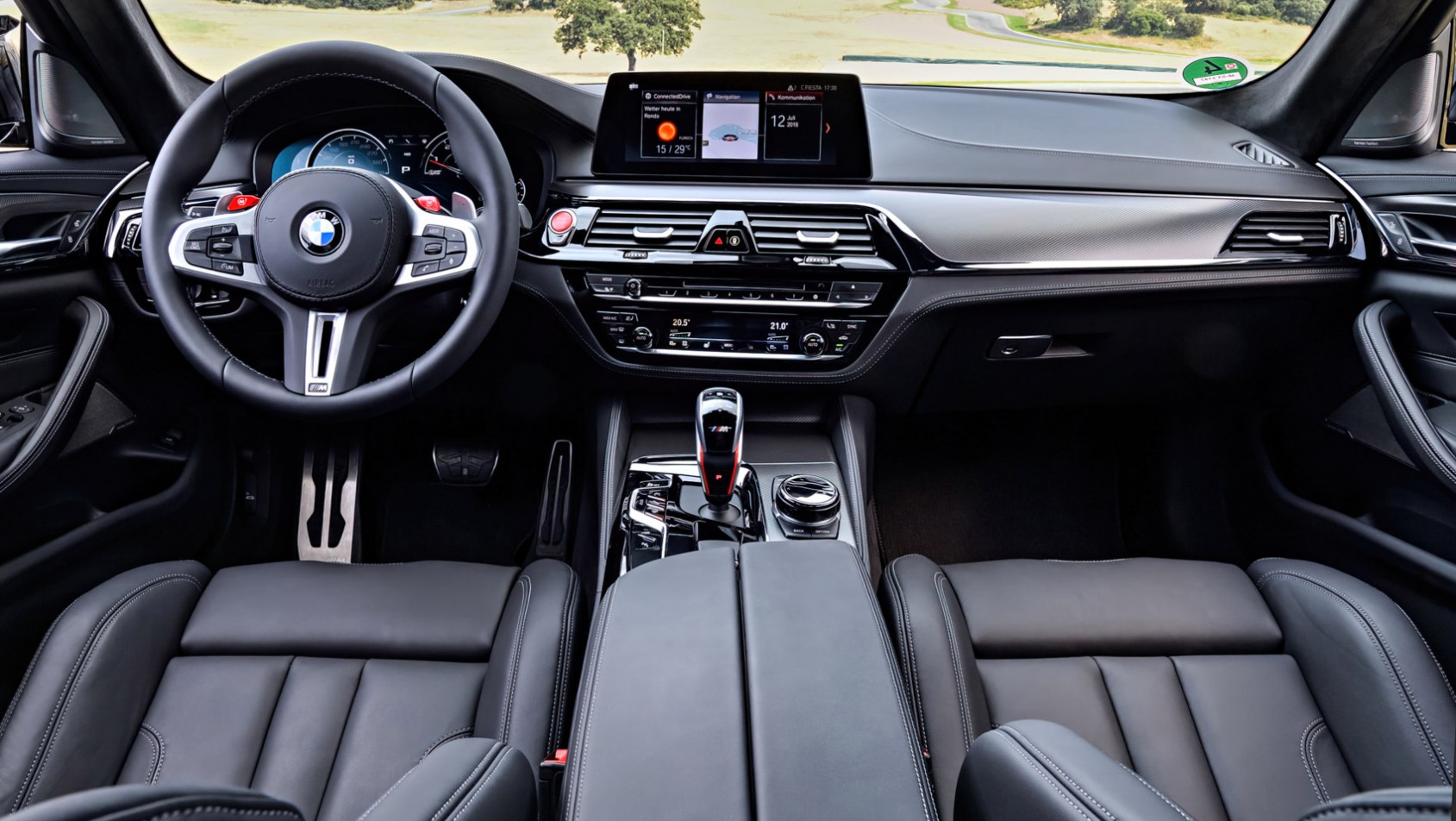 BMW M5 Competition wnętrze