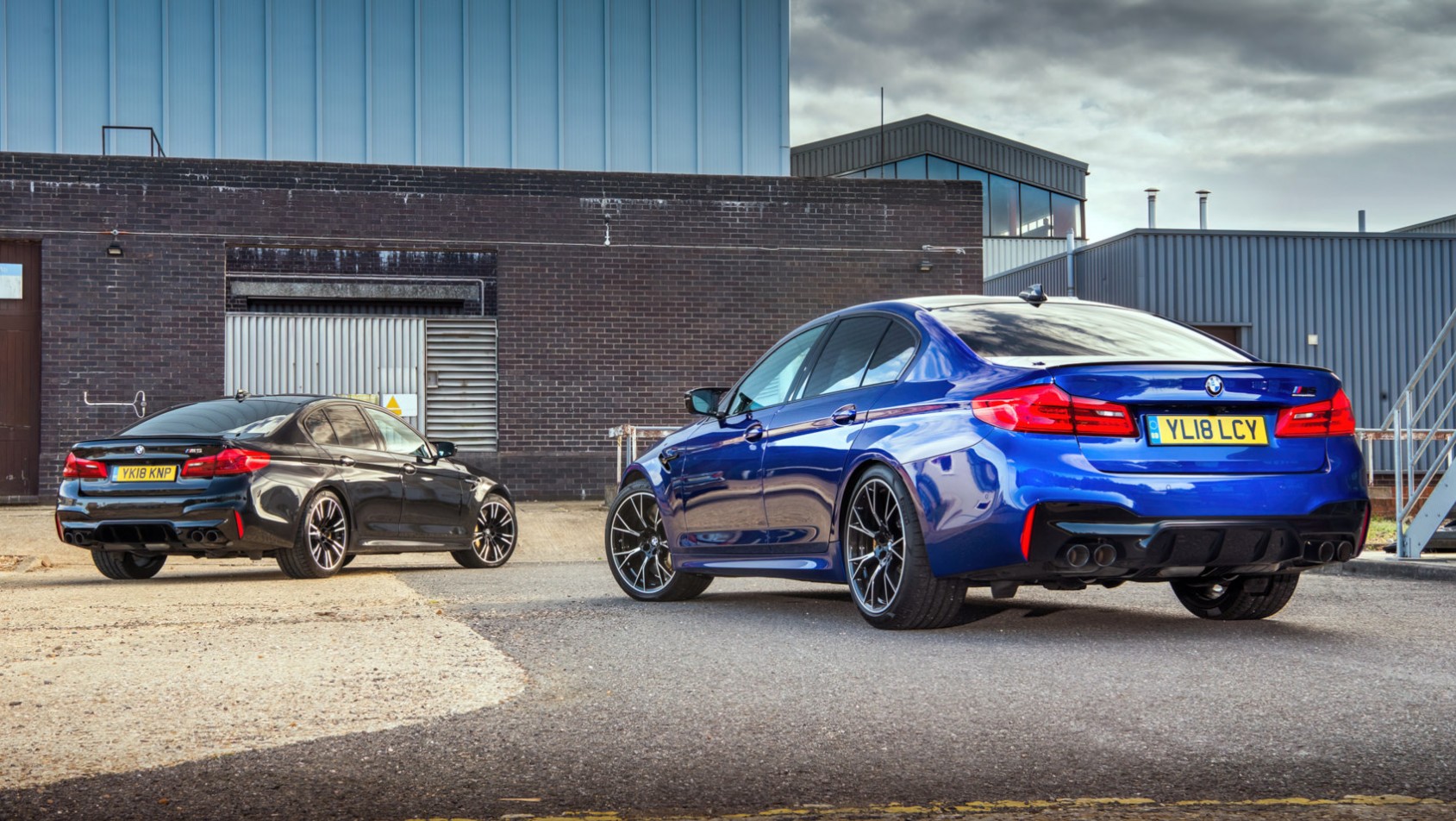 BMW M5 i M5 Competition z tyłu