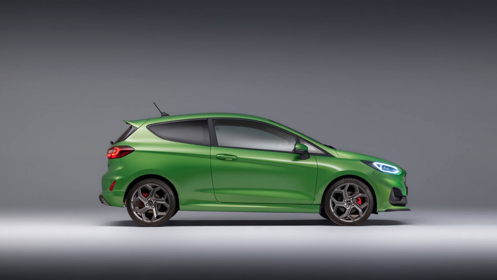 Ford Fiesta ST 3D - linia auta