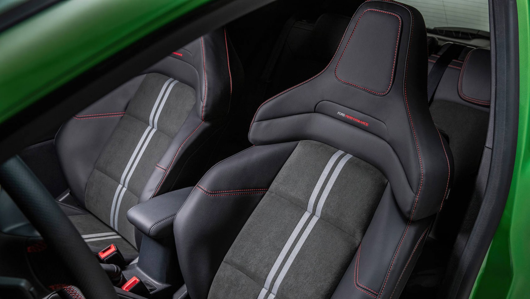 Ford Fiesta ST 3D - kubełkowe fotele