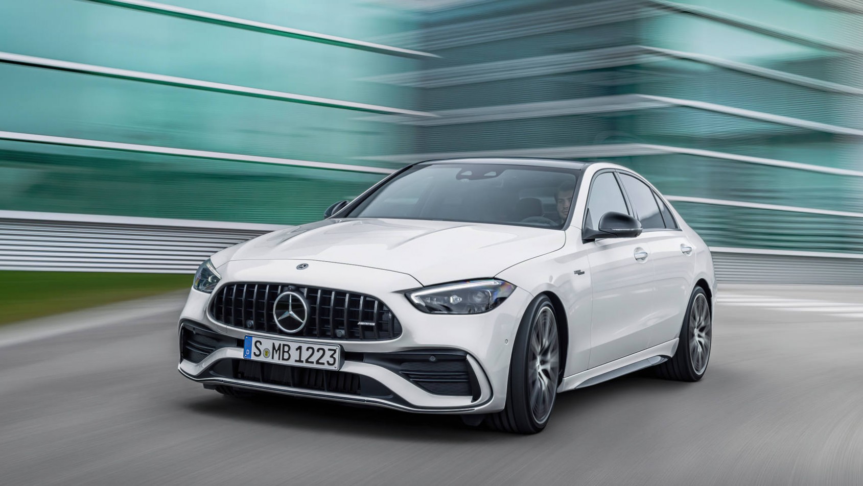 Mercedes-AMG C43 - podczas jazdy w mieście