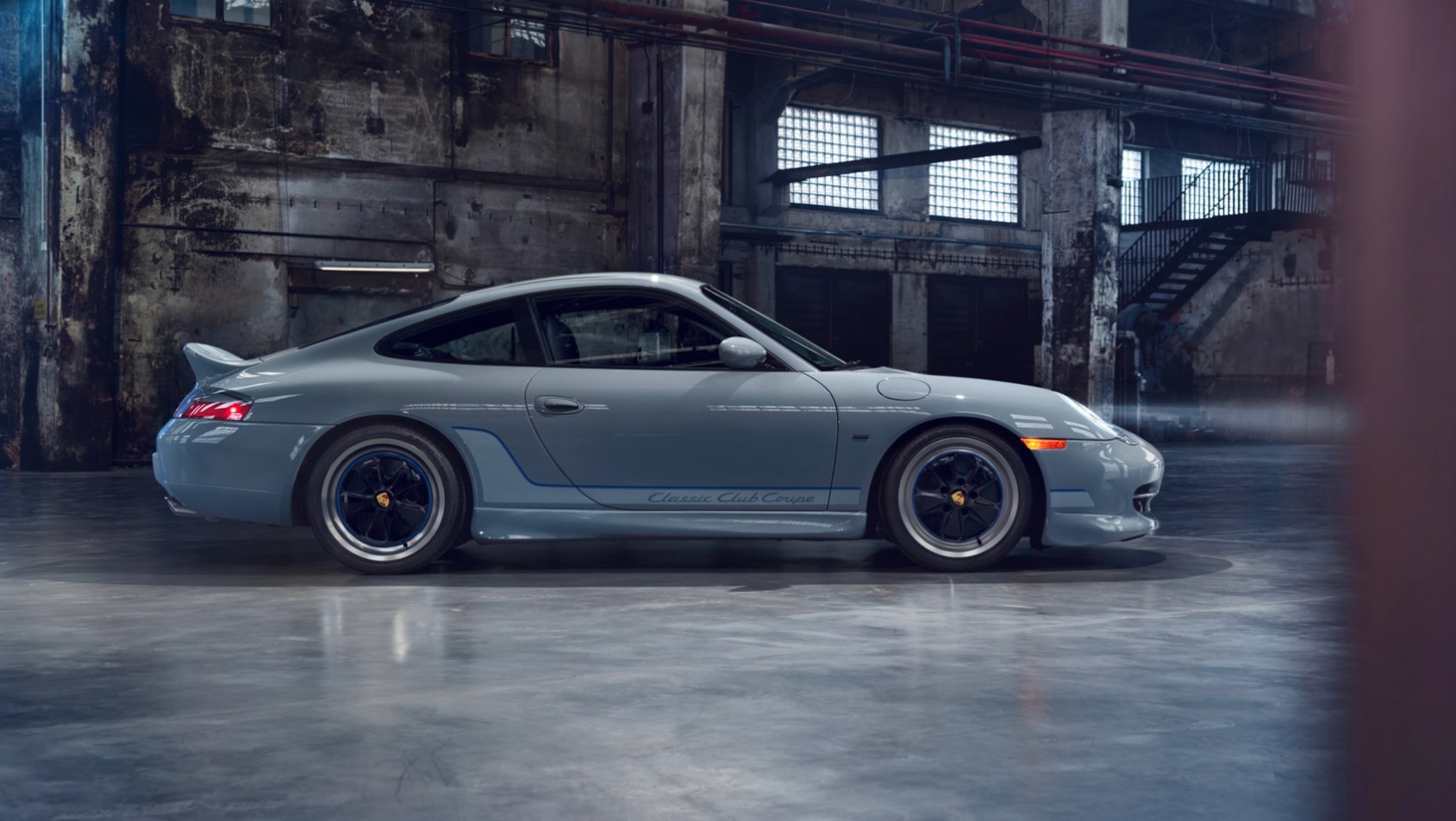 Porsche 911 Classic Club Coupe - linia auta