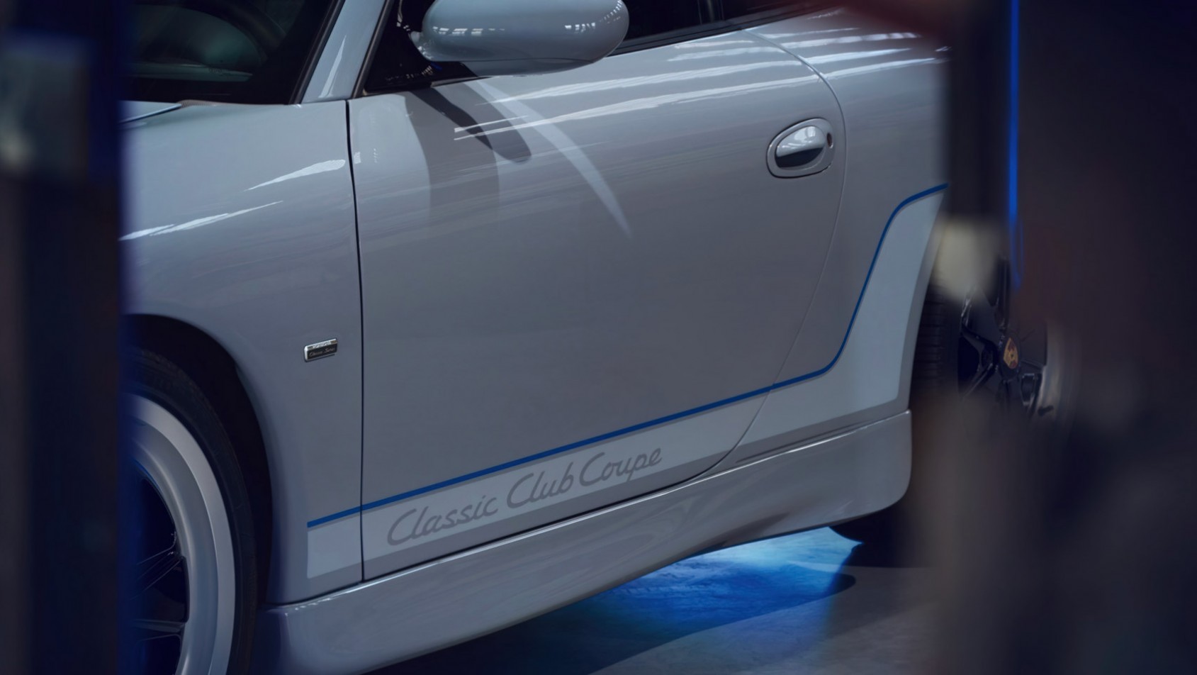 Porsche 911 Classic Club Coupe - bok auta