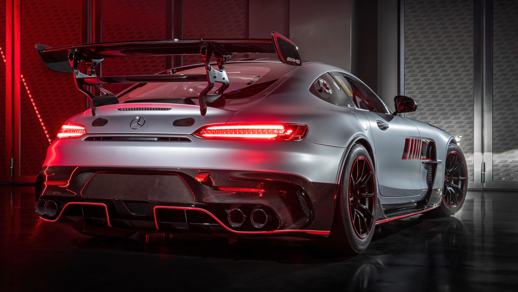 Mercedes-AMG GT Track Series - zbliżenie na tył auta