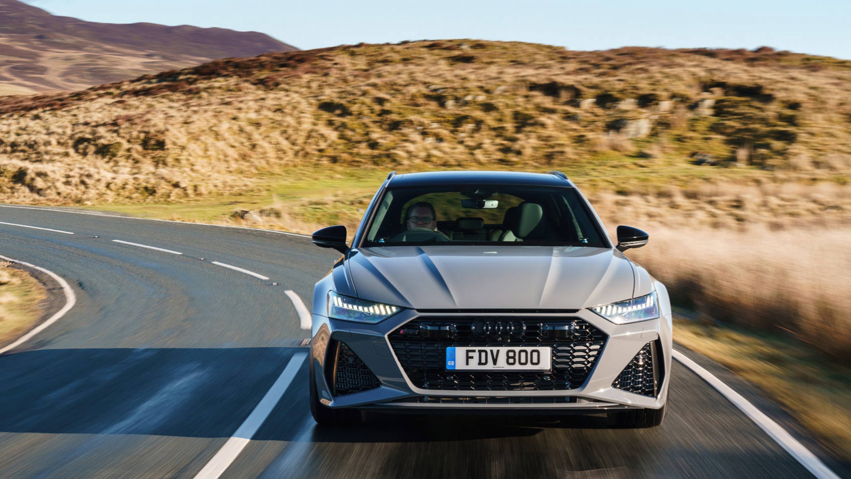 Audi RS6 wychodzi z zaketu