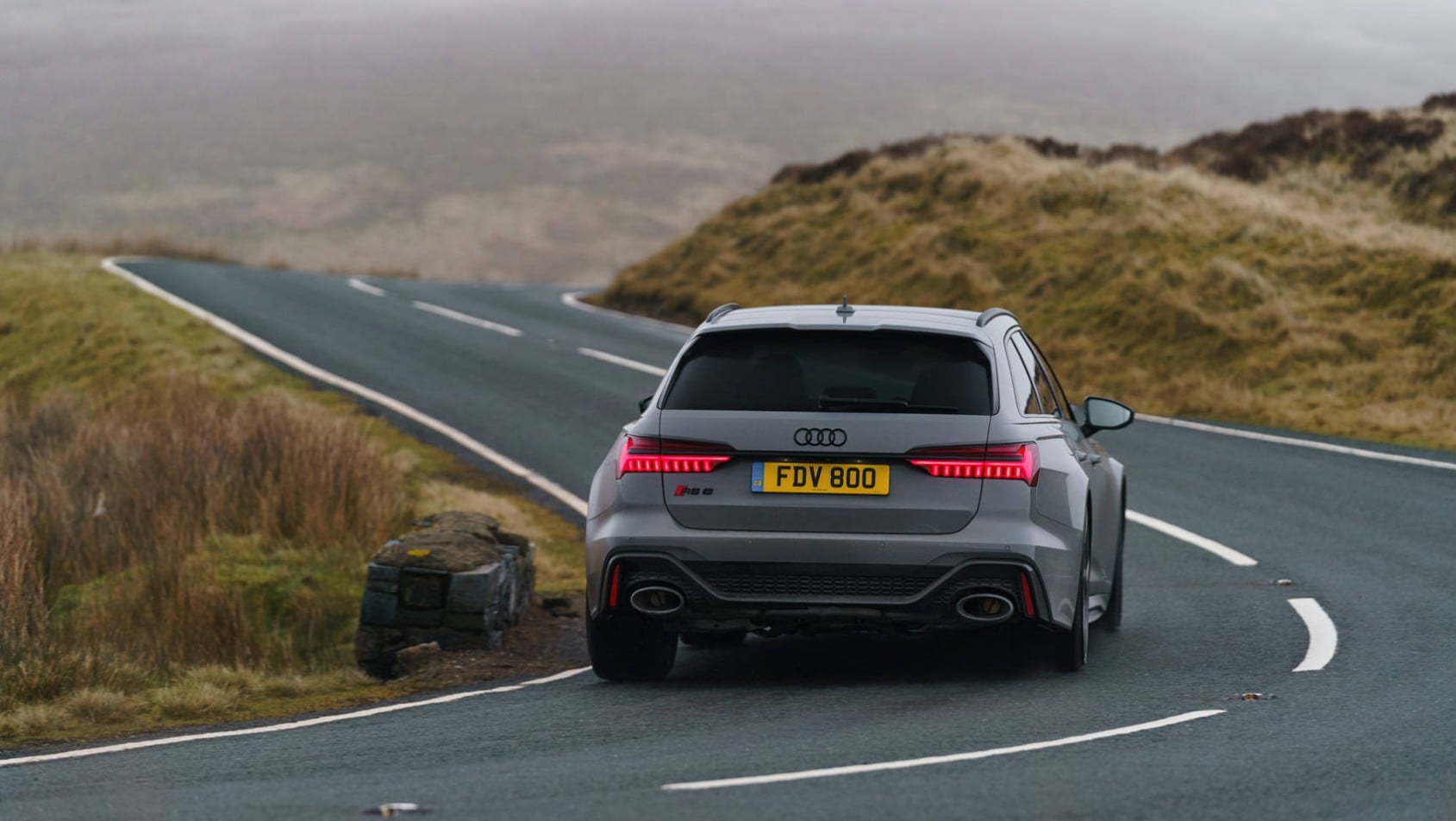 Audi RS6 kombi tyłem