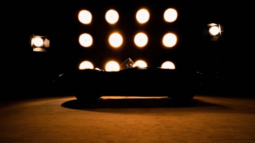 Brytyjski Caton wskrzesi jedną z legend motorsportu z lat. 50. Odświeżone auto z lat 50.