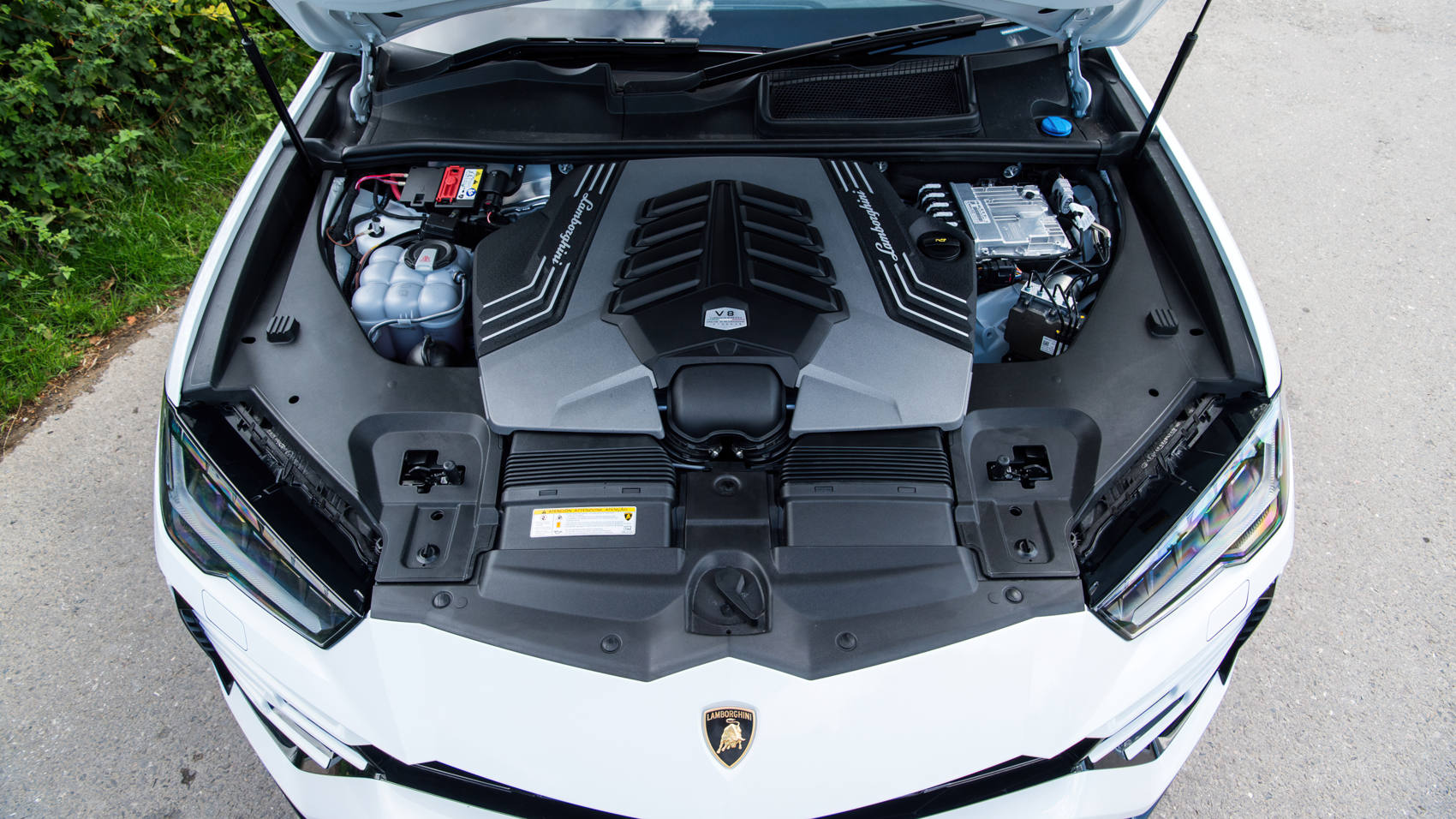 Lamborghini Urus - silnik umieszczony nieco za bardzo przed przednią osią