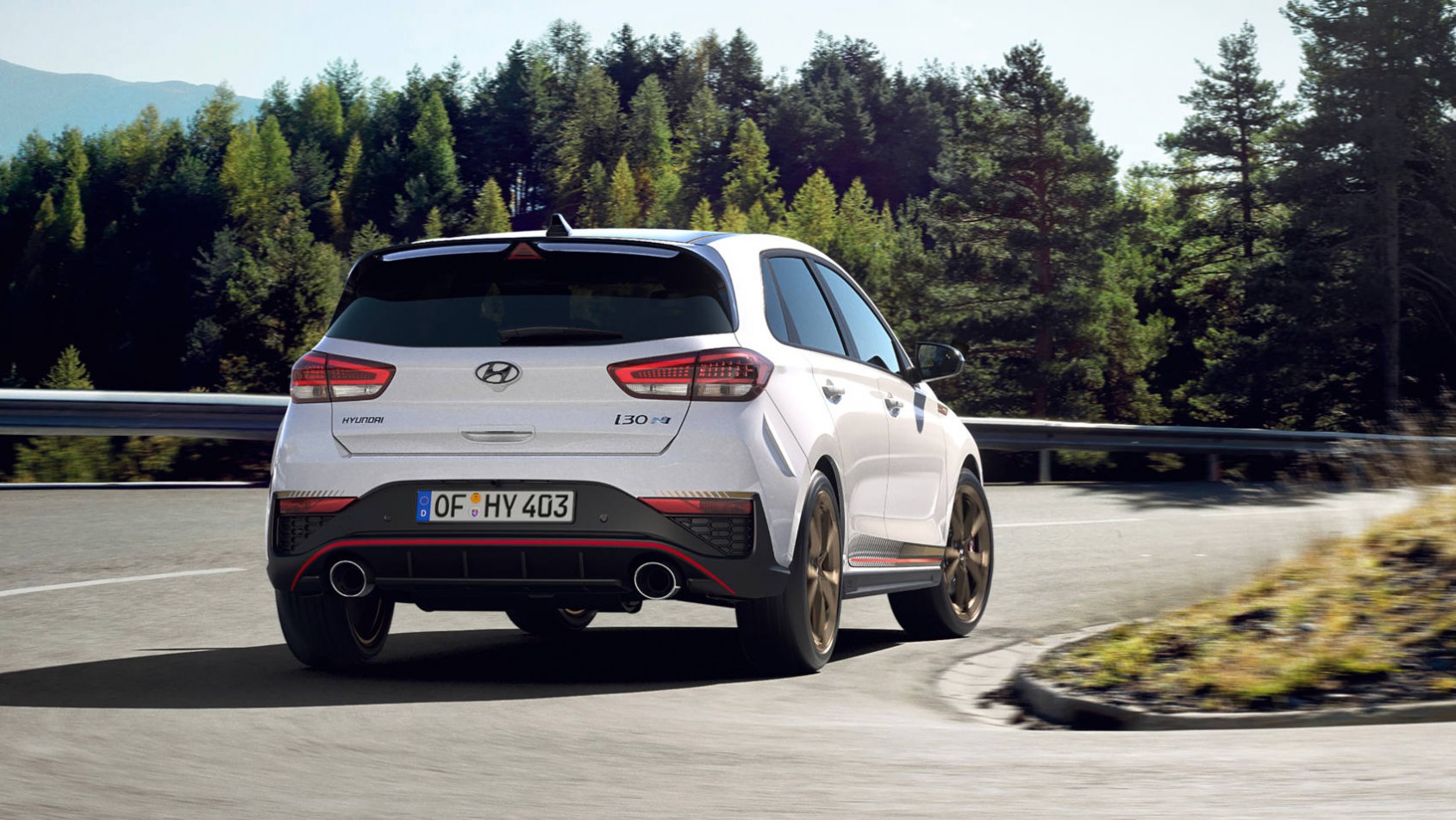 Hyundai i30 N Drive-N - zbliżenie na tył auta