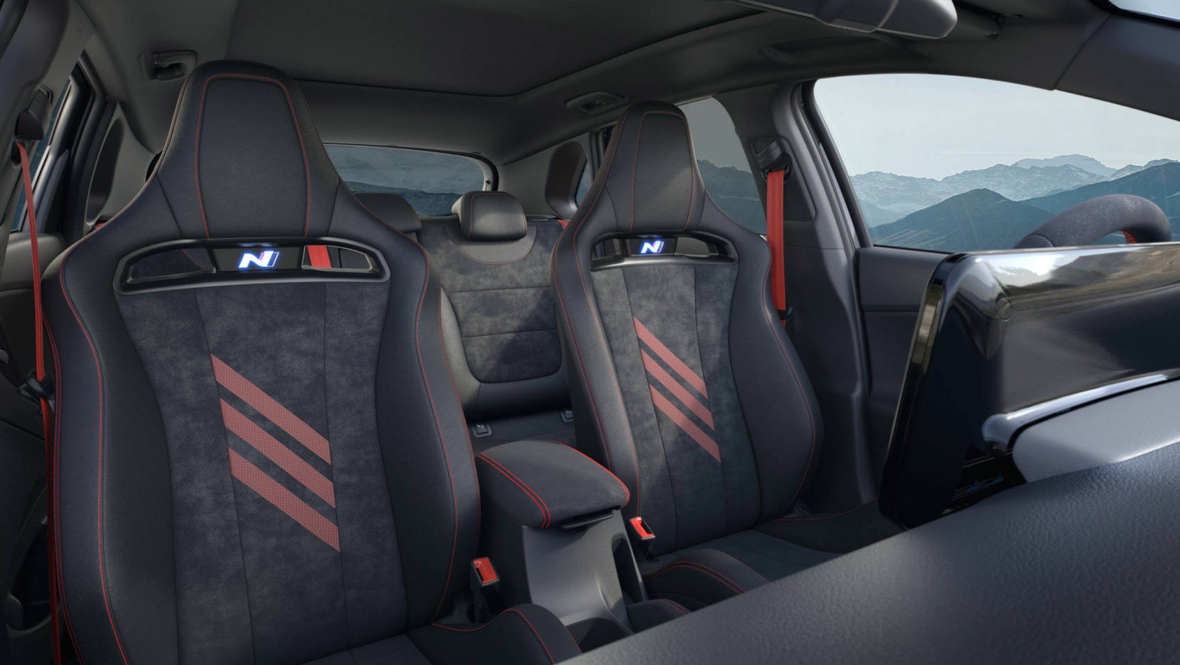 Hyundai i30 N Drive-N - kubełkowe fotele wykończone alkantarą