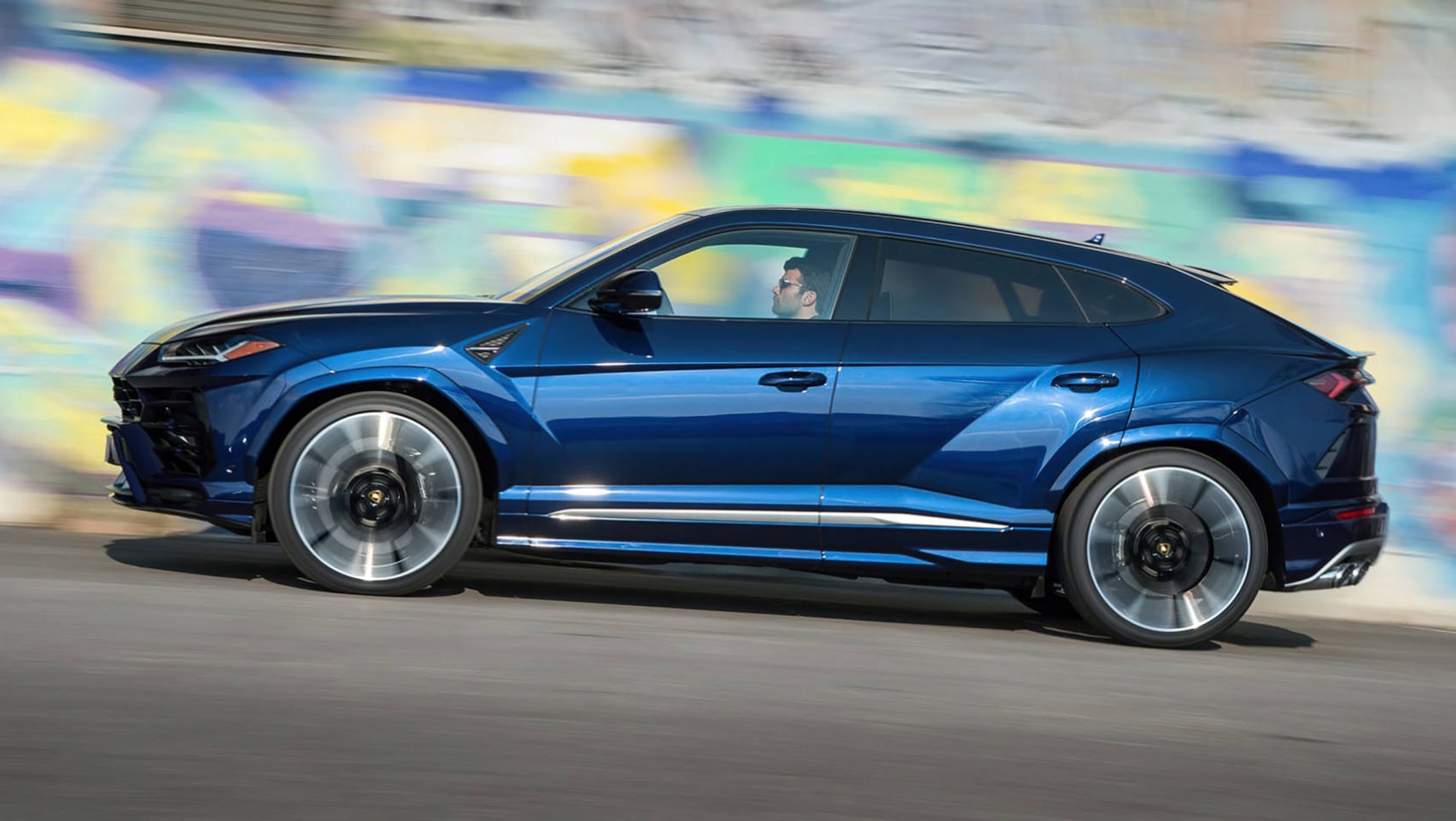 Lamborghini Urus - dynamiczne ujęcie