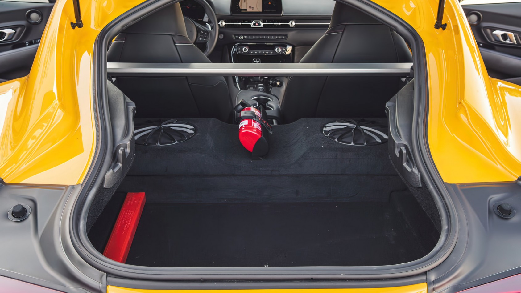 Toyota Supra GR bagażnik