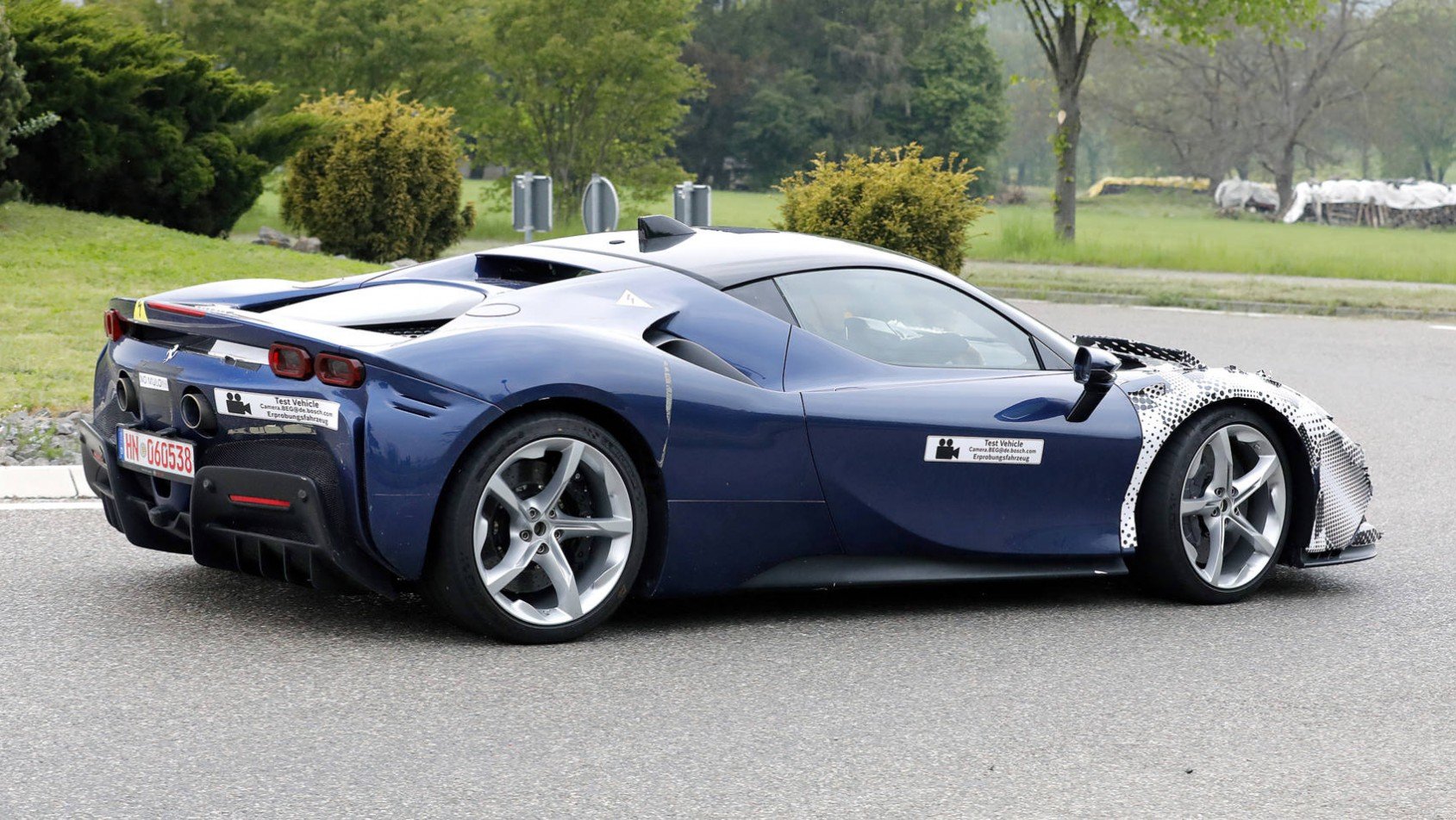 SF90 Stradale przyłapane na niemieckich drogach