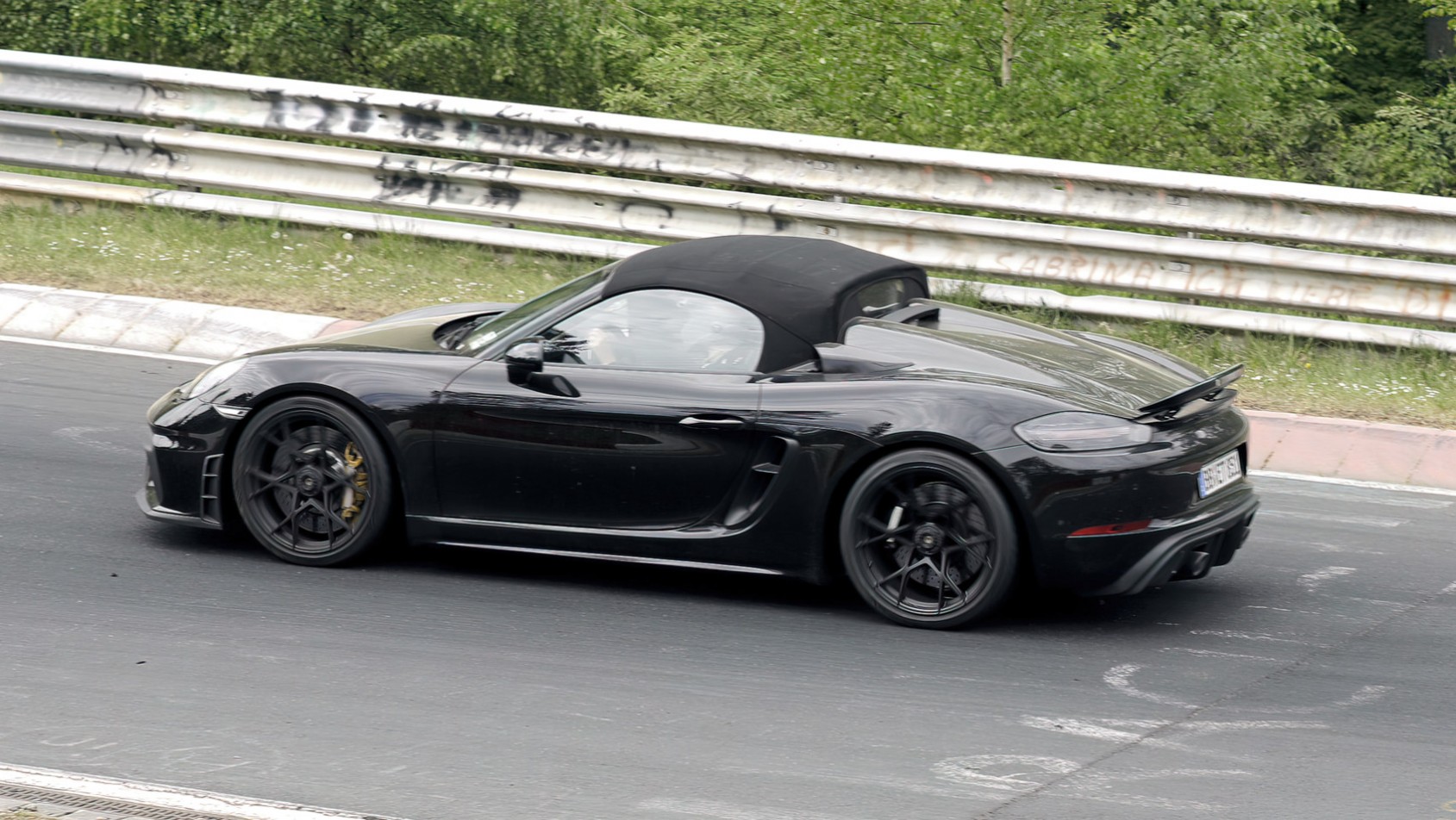 Porsche Boxster 718 podczas testów na torze
