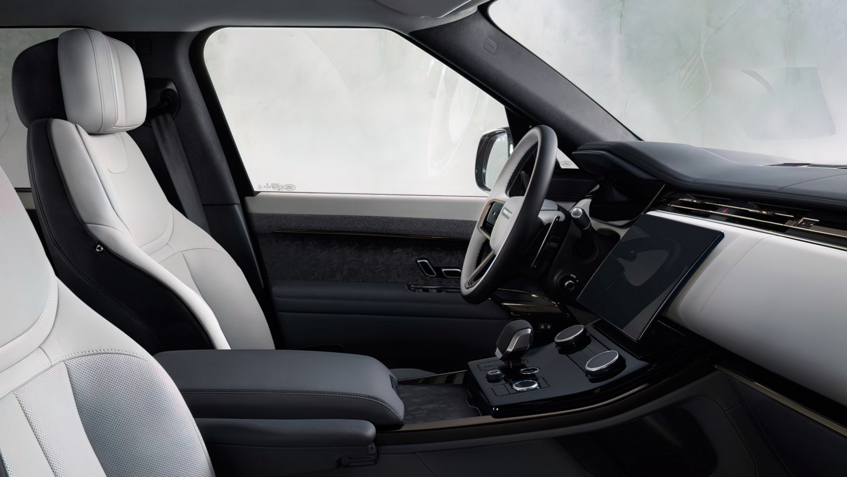 Range Rover Sport wnętrze od strony pasażera