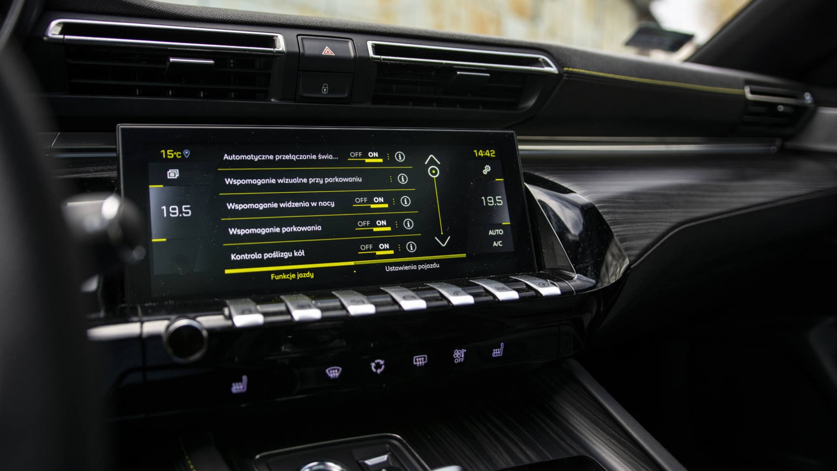 Peugeot 508 - poprzednia generacja multimediów