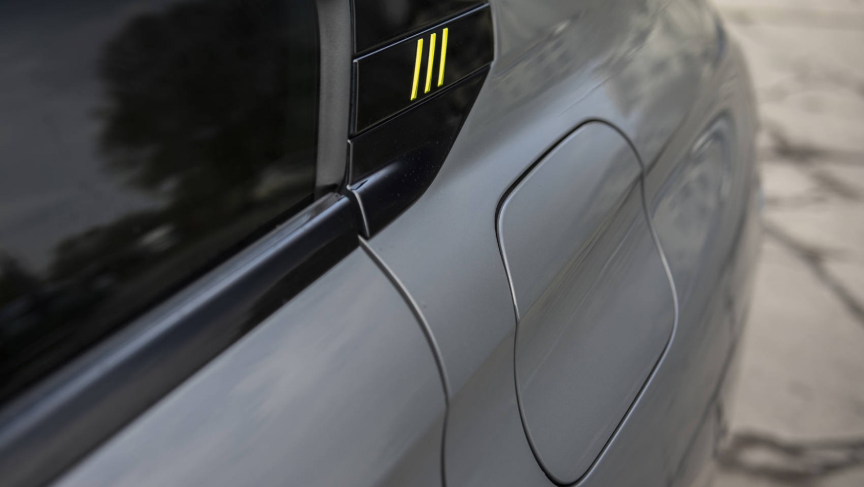 Peugeot 508 - żółte detale